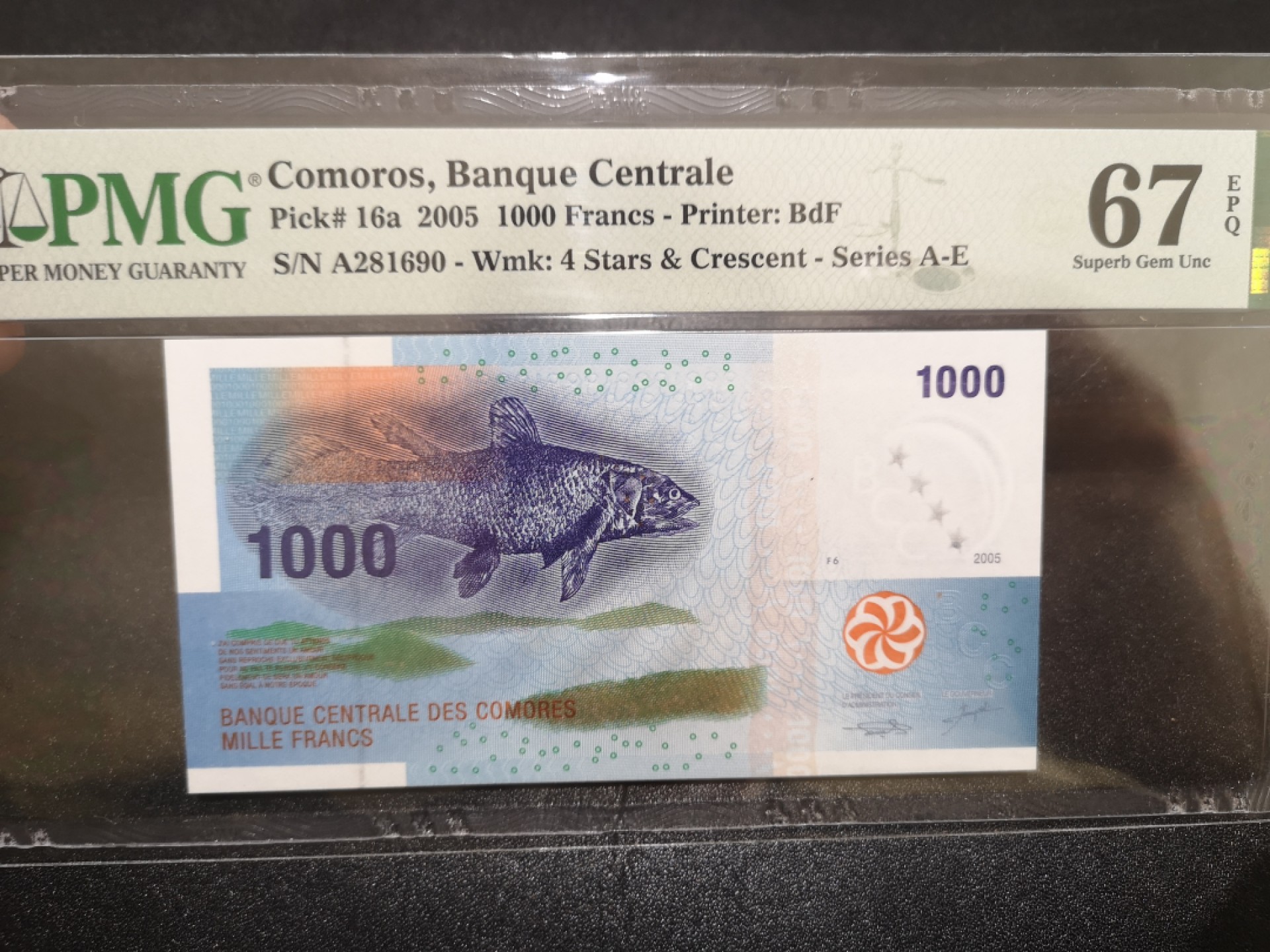 《外钞收藏家》第二百一十二期 2005年科摩罗1000法郎 PMG67 无47
