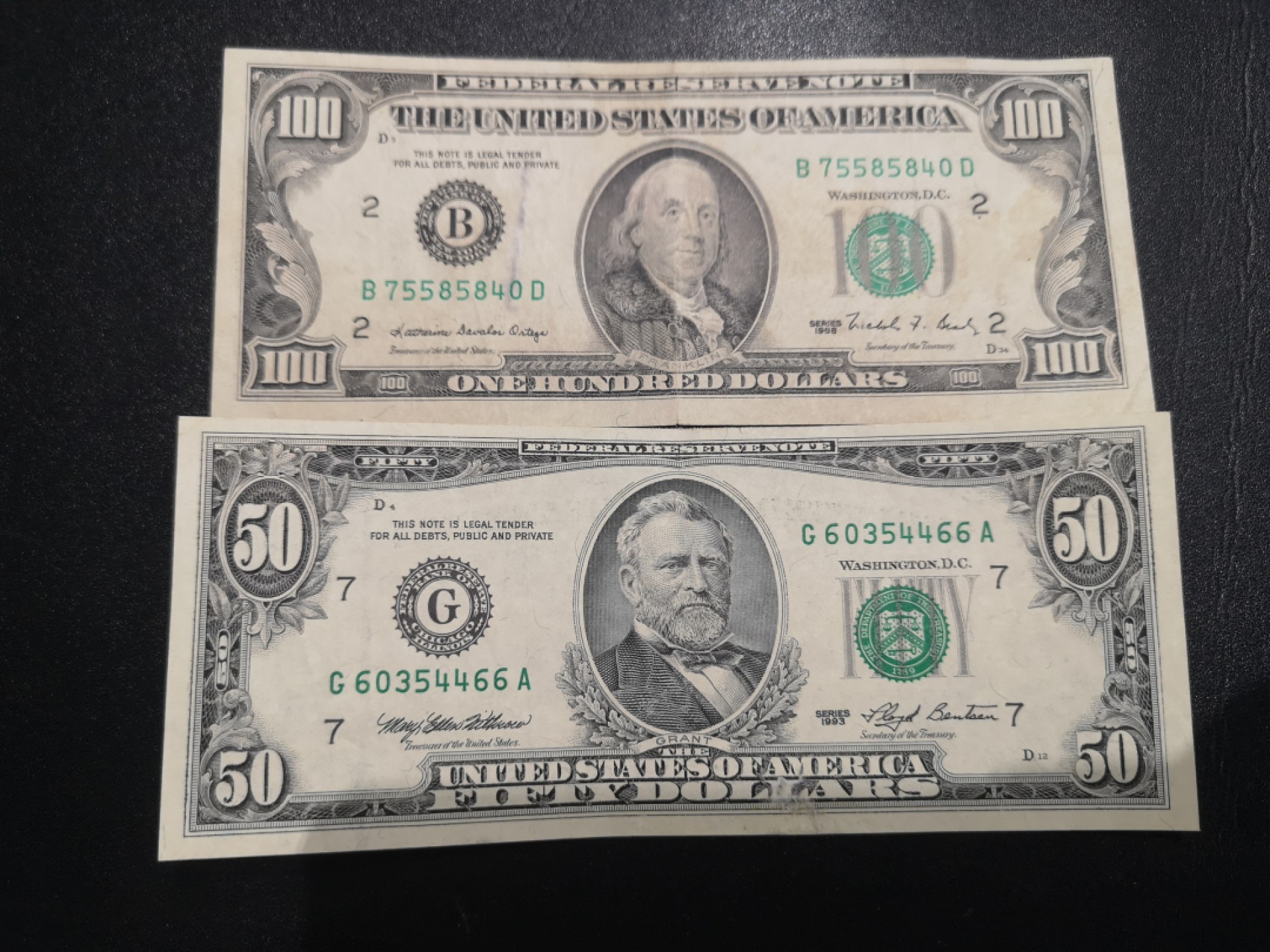 《外钞收藏家》第二百一十二期 1988年100美元、1993年50美元 两张一起 品相如图