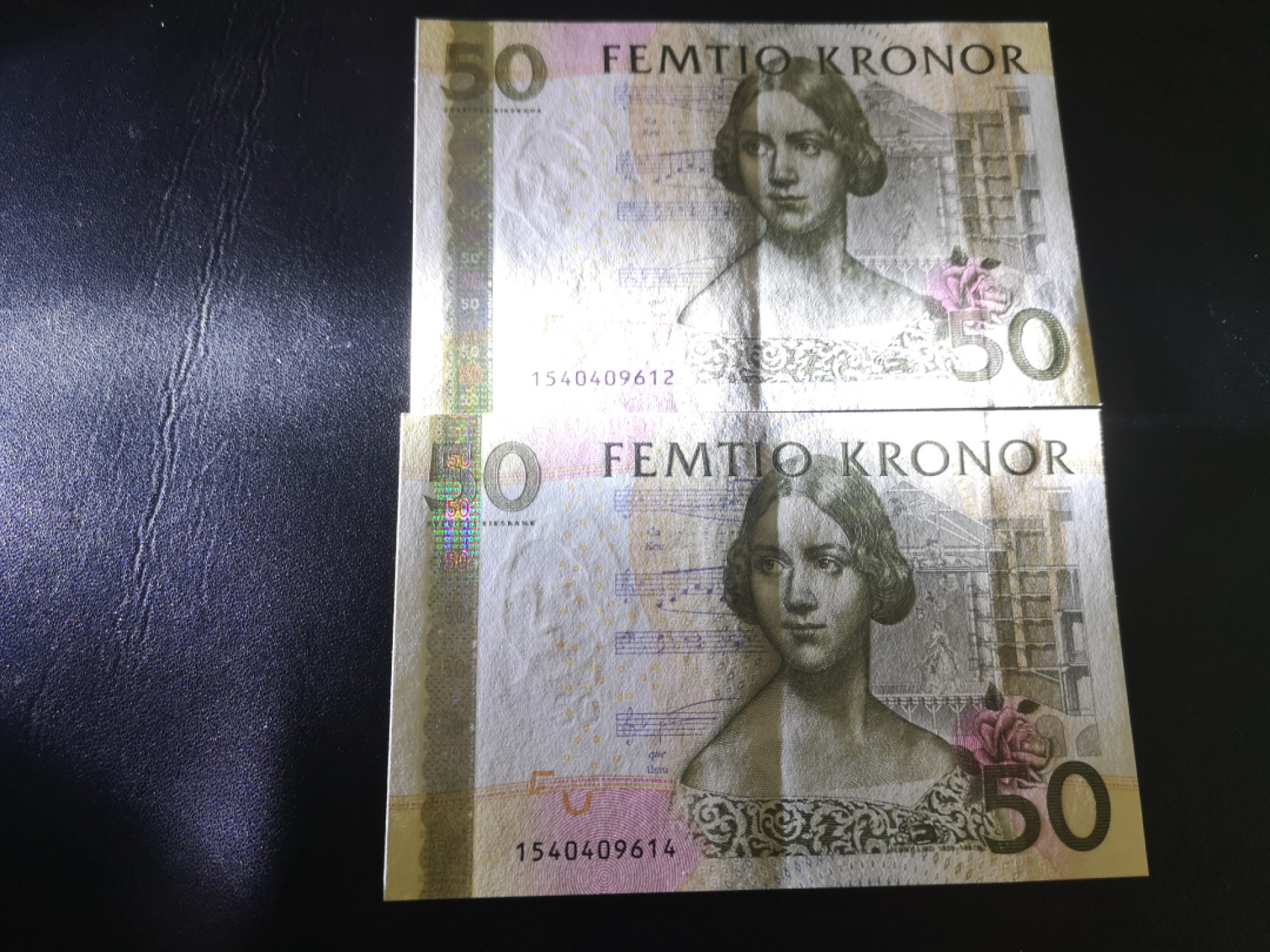 《外钞收藏家》第二百一十二期 瑞典50克朗 夜莺 两张 AU品相