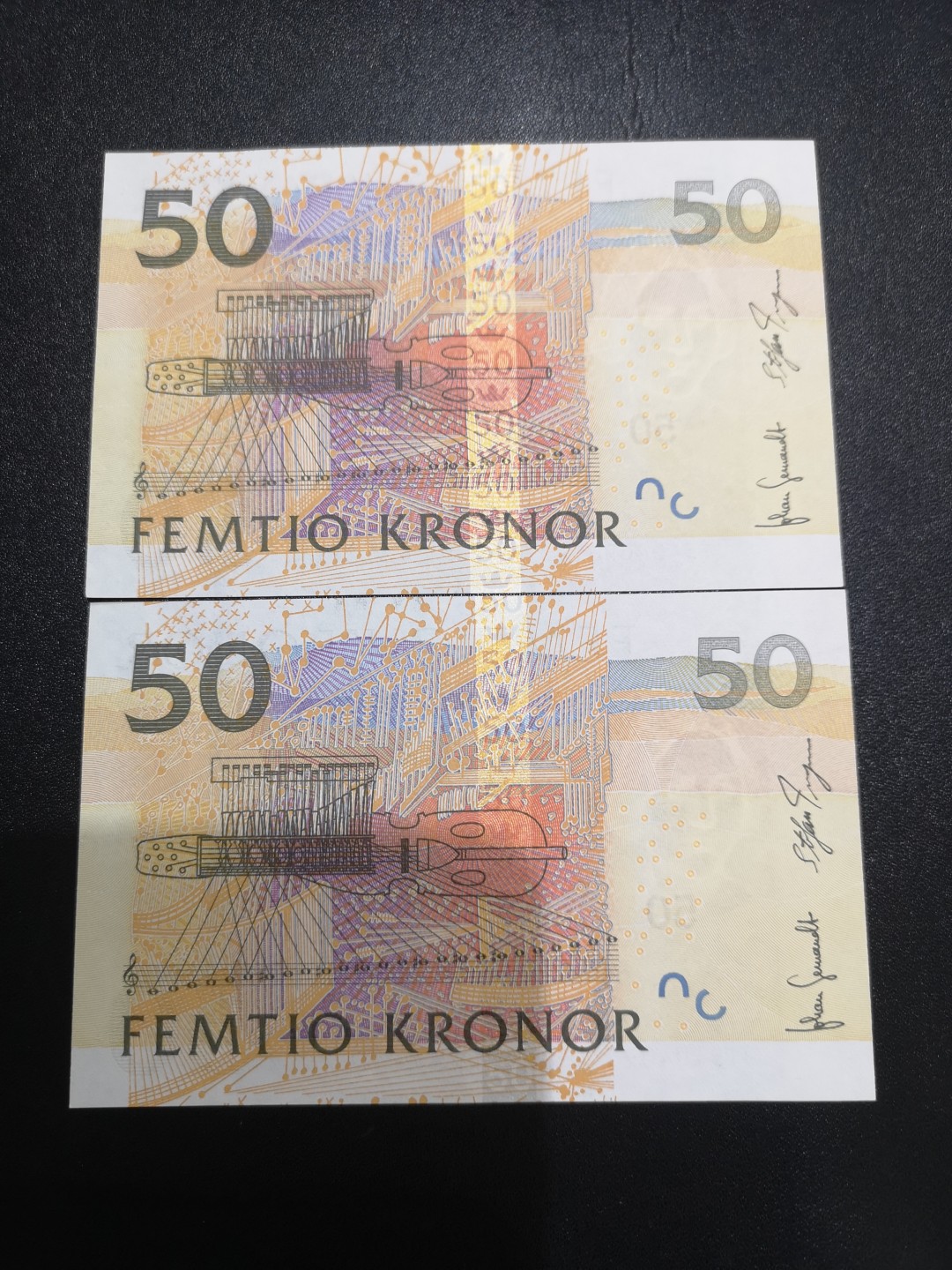 《外钞收藏家》第二百一十二期 瑞典50克朗 夜莺 两张 AU品相