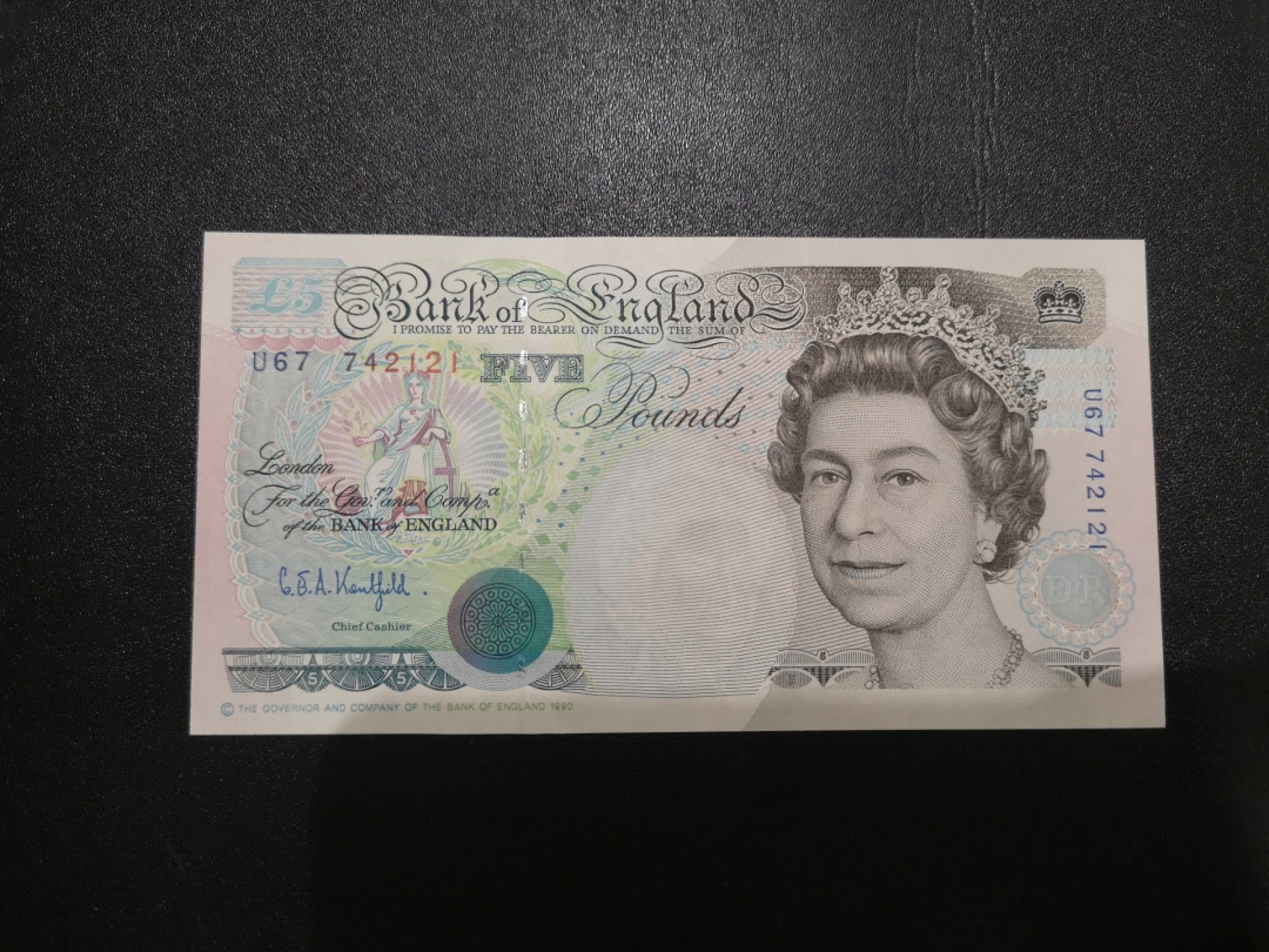 《外钞收藏家》第二百一十二期 英国E序列5镑 全新UNC