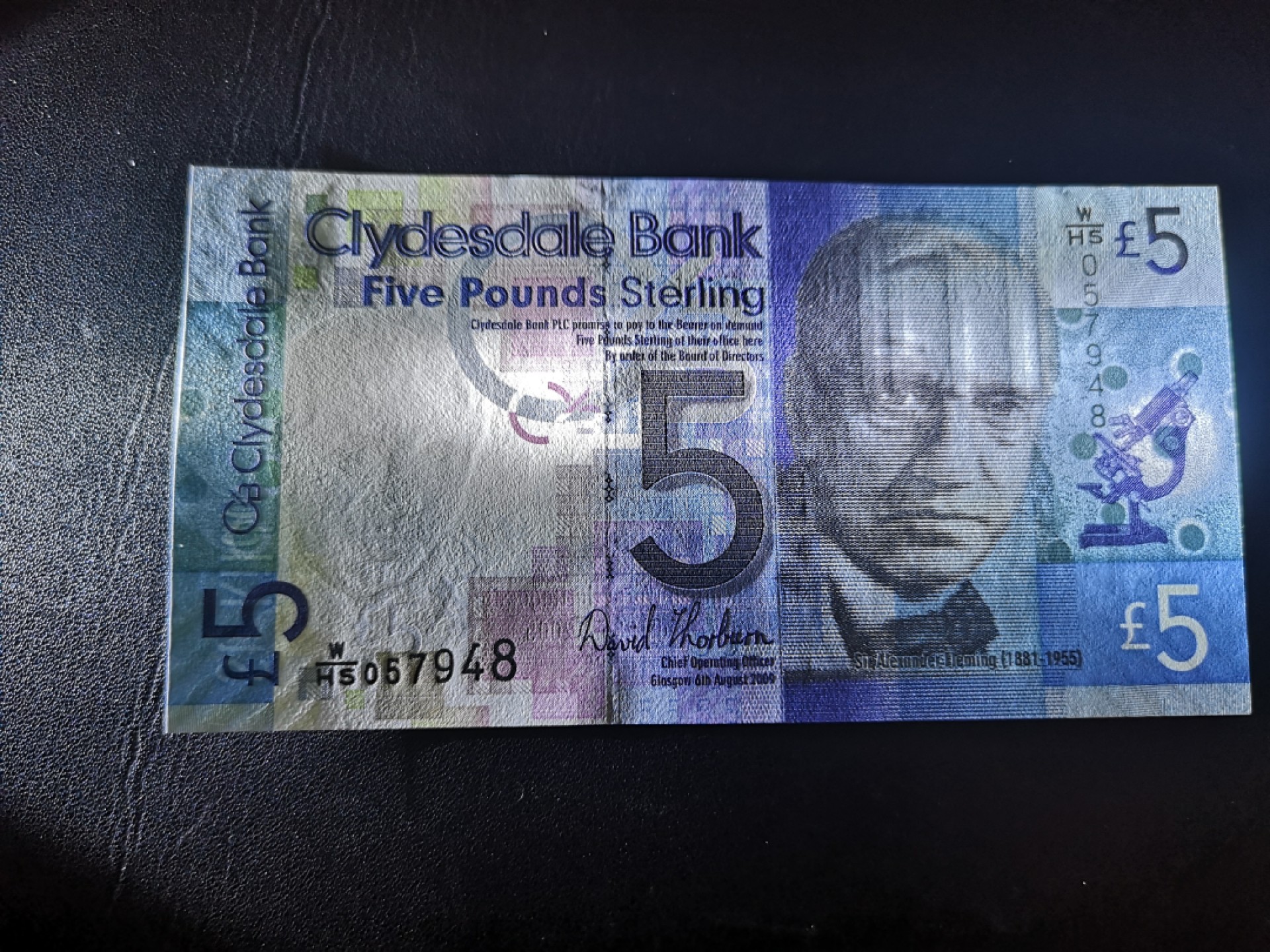 《外钞收藏家》第二百一十二期 苏格兰克莱斯戴尔银行5镑 首发冠 全新UNC
