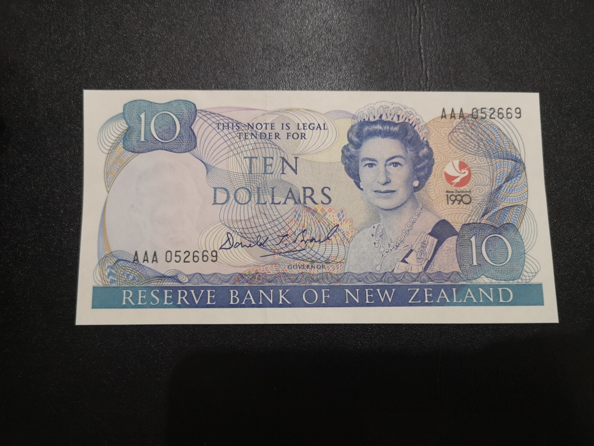 《外钞收藏家》第二百一十二期 1990年新西兰10元 AAA冠 全新UNC 无47