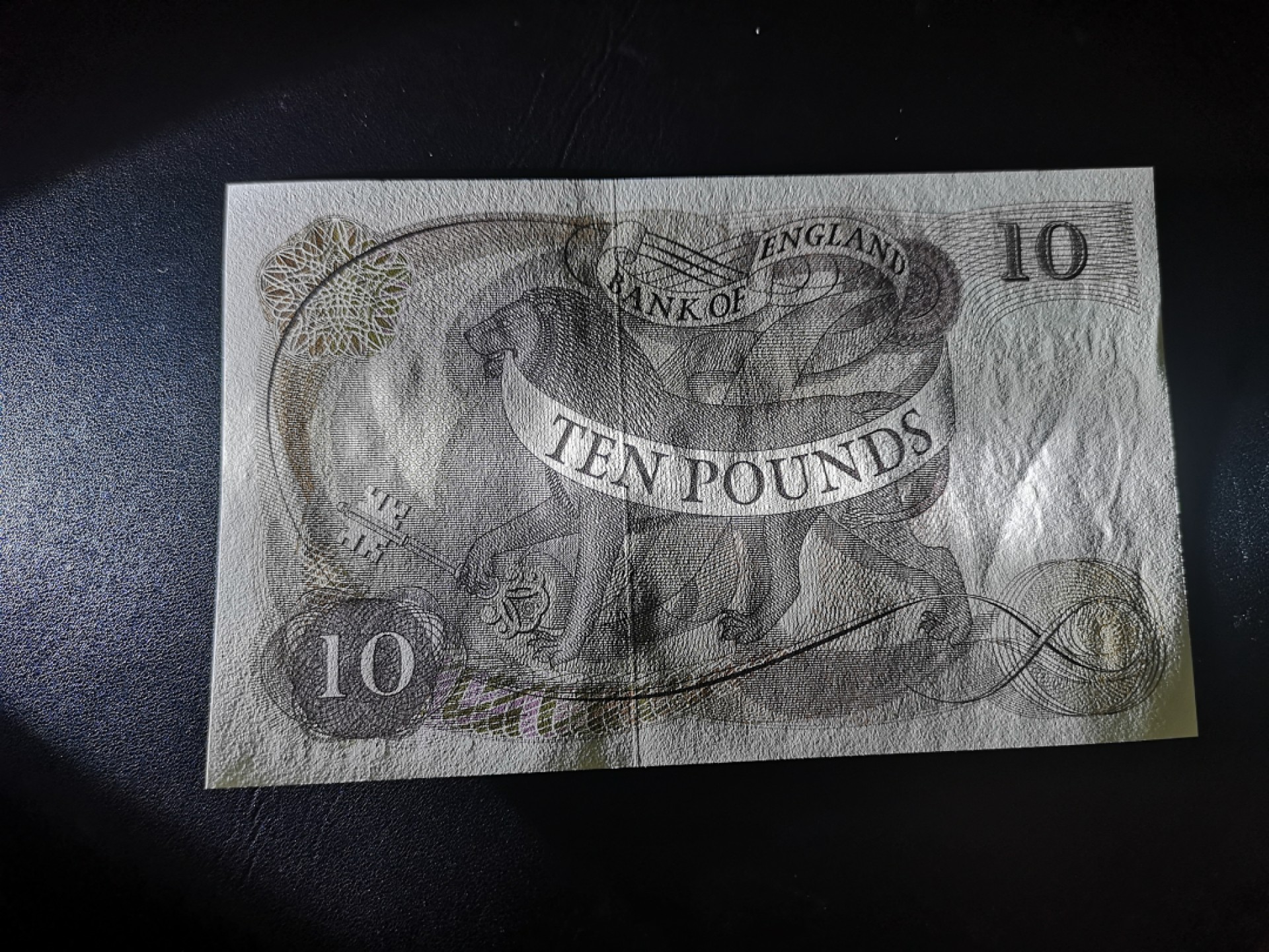 《外钞收藏家》第二百一十二期 英国C序列10镑 全新UNC