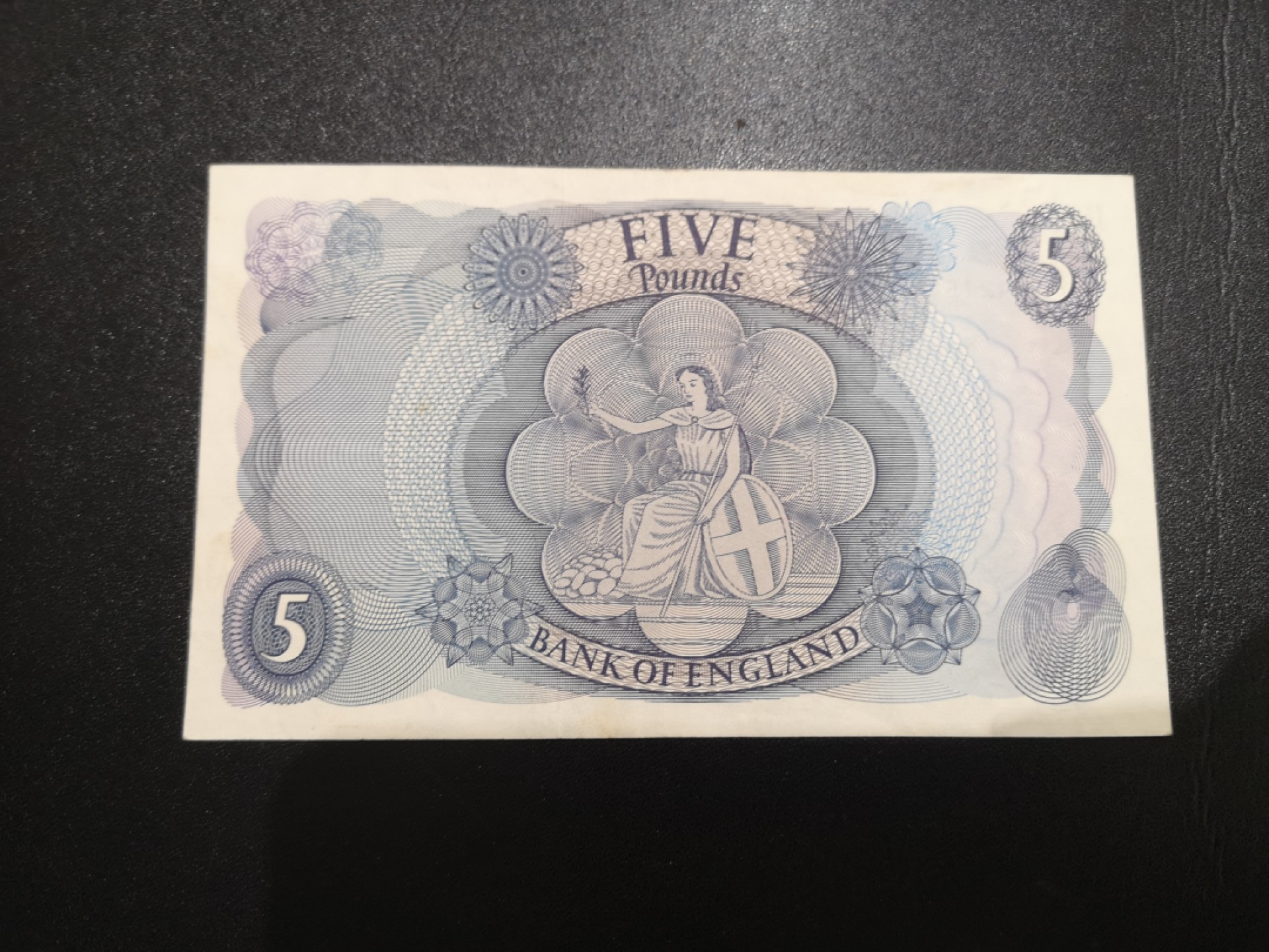 《外钞收藏家》第二百一十二期 英国C序列5镑 AU品相 如图 乱蛇号