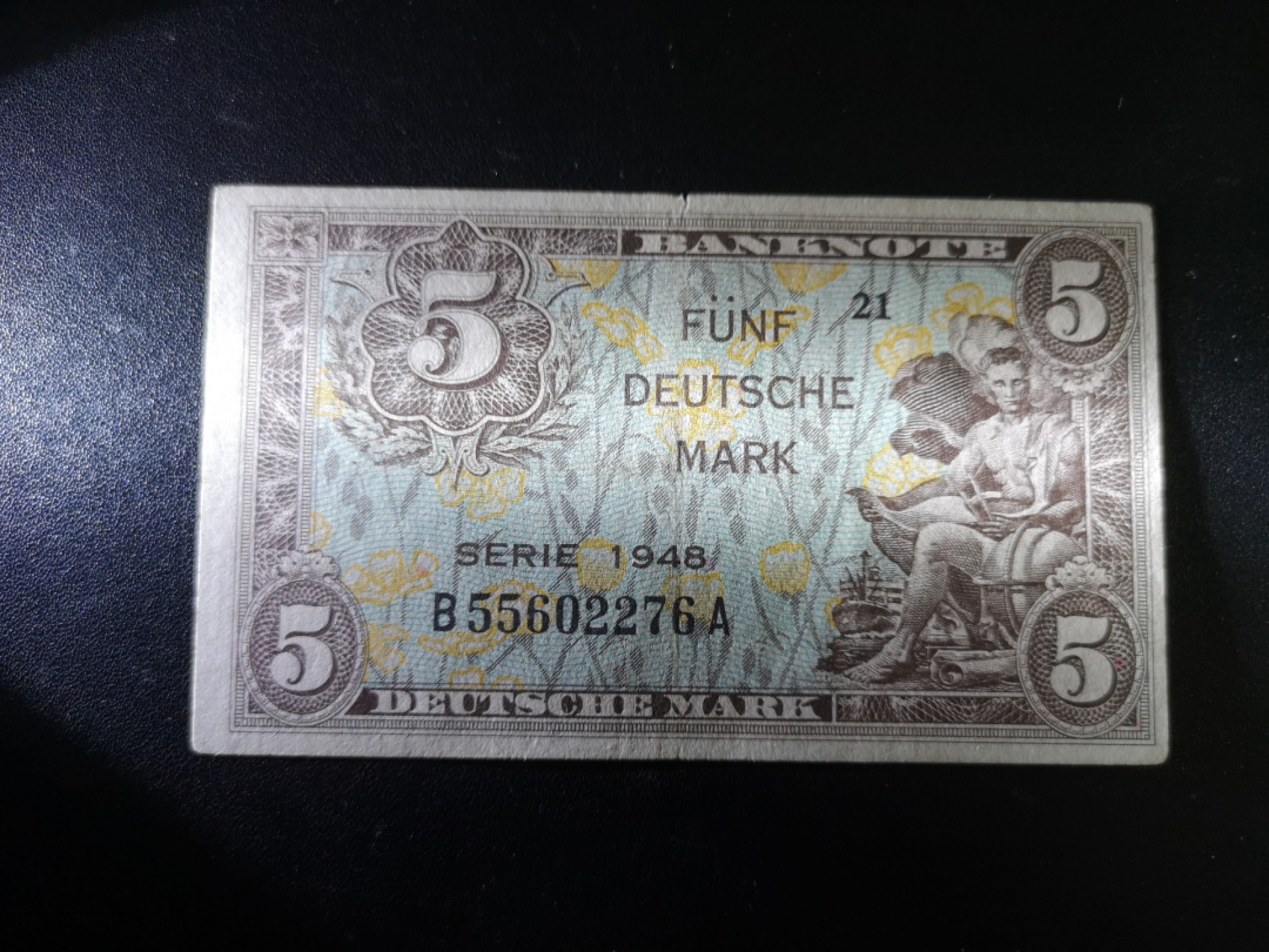 《外钞收藏家》第二百一十五期 1948年德国5马克 AU品相 有裂口