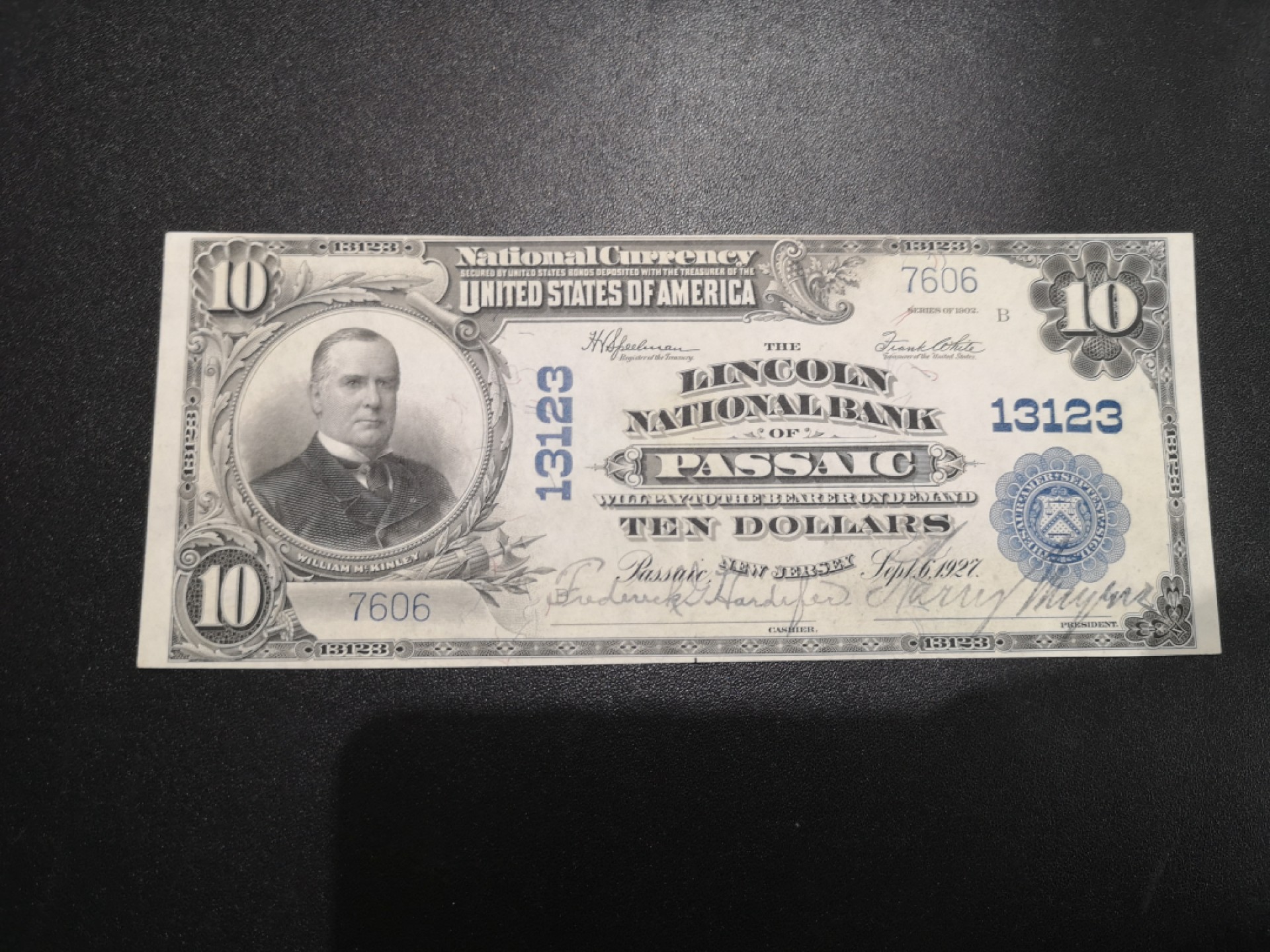 《外钞收藏家》第二百一十二期 1902年美国10美元 老版大票幅 近全新 角如图瑕疵