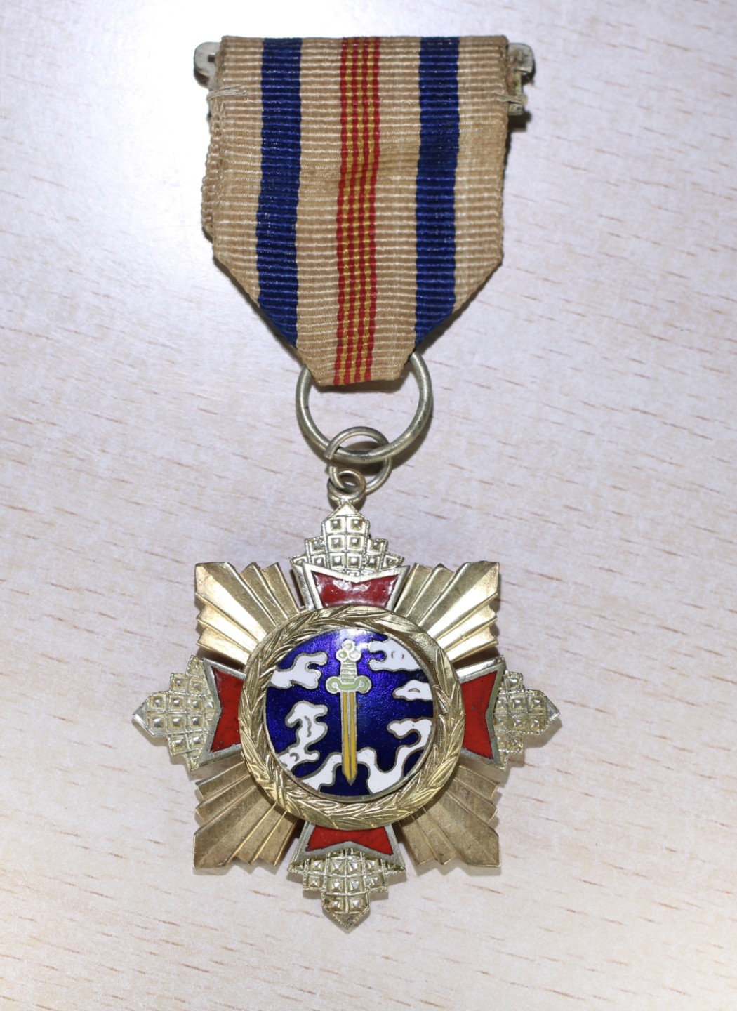 大猫徽章拍卖第206期 国府退台资深士兵荣誉奖章