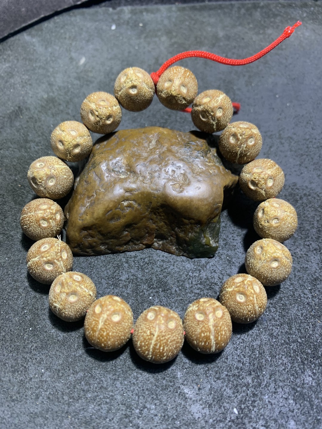 精美印尼老树紫金鼠闷墩前鼠后猫菩提手串一条！