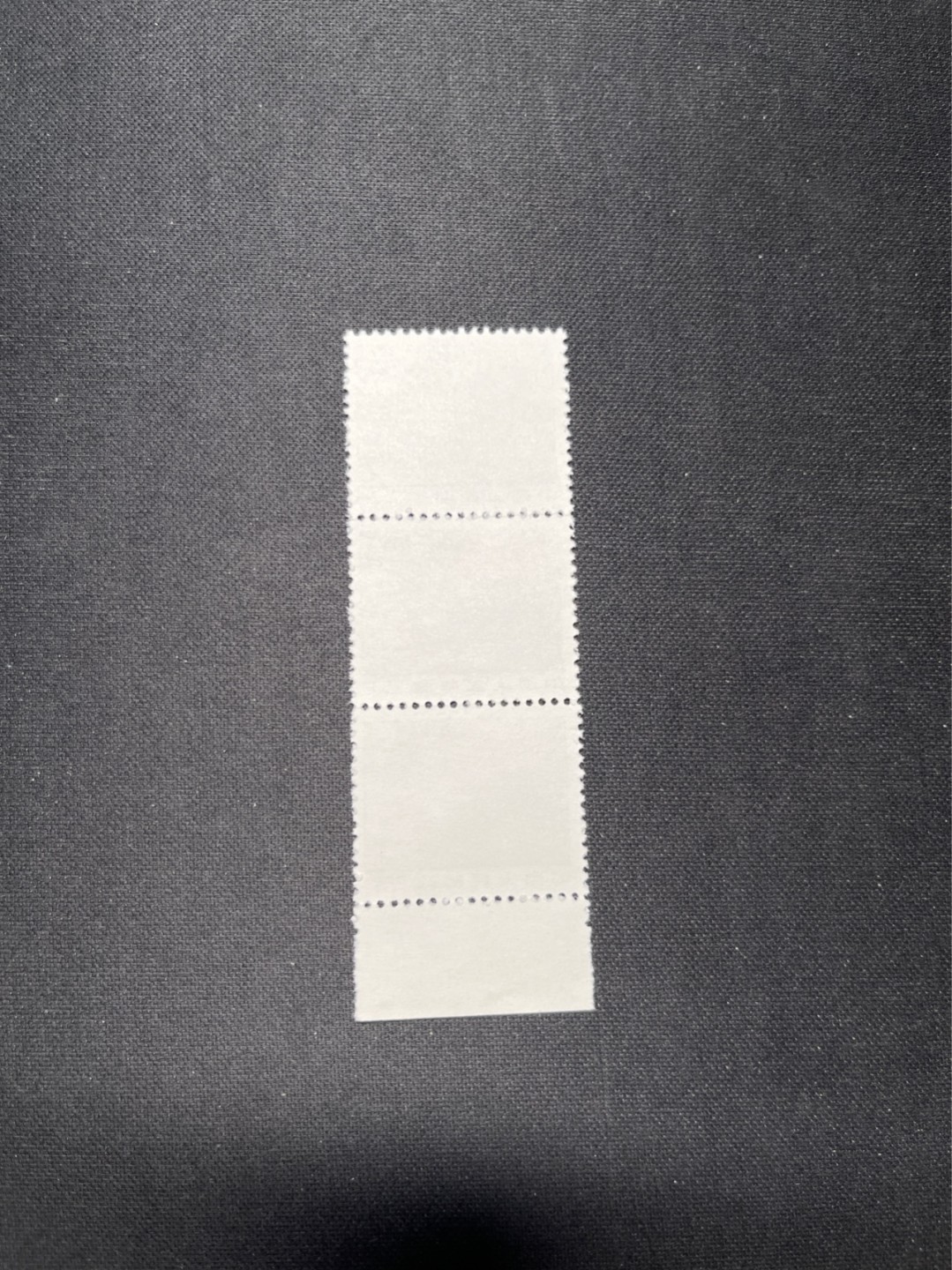 洪涛臻品 精选邮票限时拍卖第六十六期 普无号  版撕红太阳3连，全品嘎嘎绝