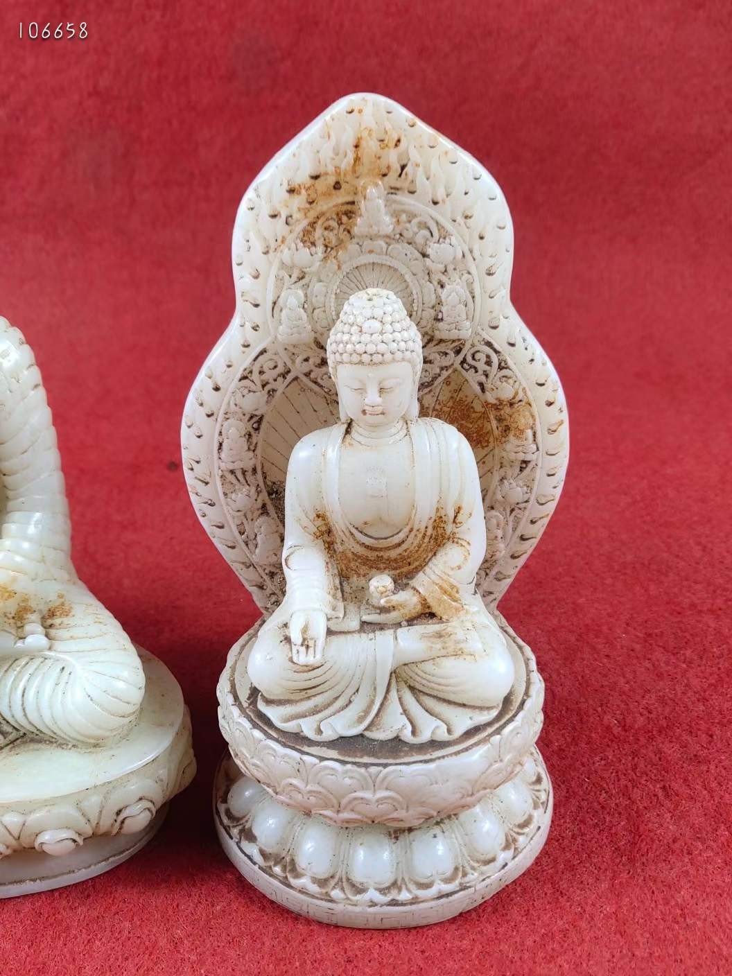 和田玉雕，精美玉佛像3个一套，个个造型独特，沁色自然，品桐如图，非常难得