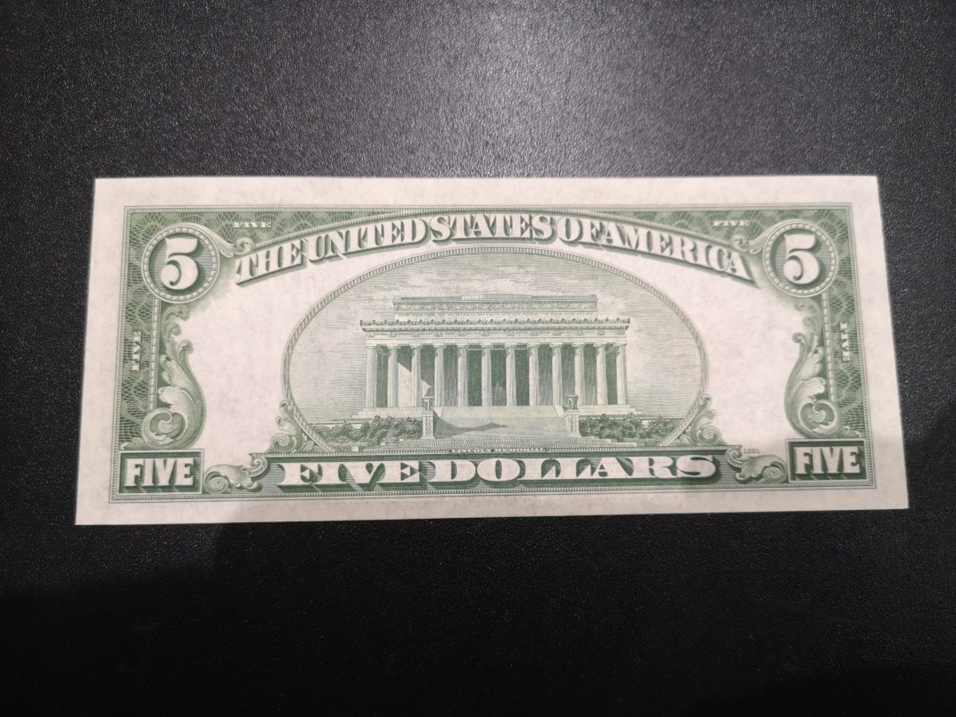 《外钞收藏家》第二百一十五期 1928年美国红库印5美元 近全新一个角潮