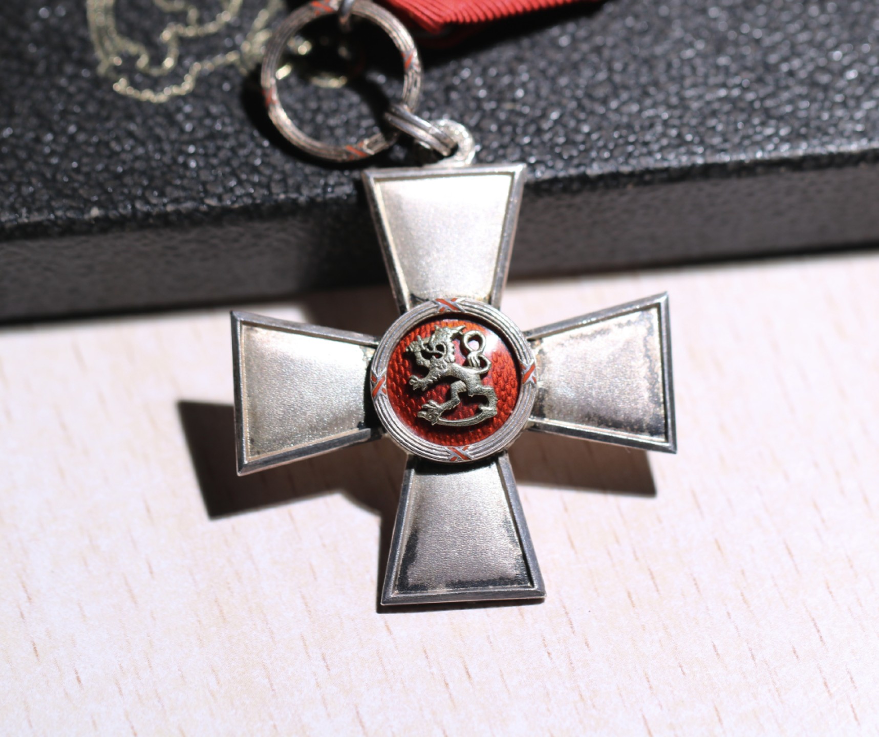 大猫徽章拍卖第206期 芬兰雄狮十字勋章 骑士级 银质带银戳原盒