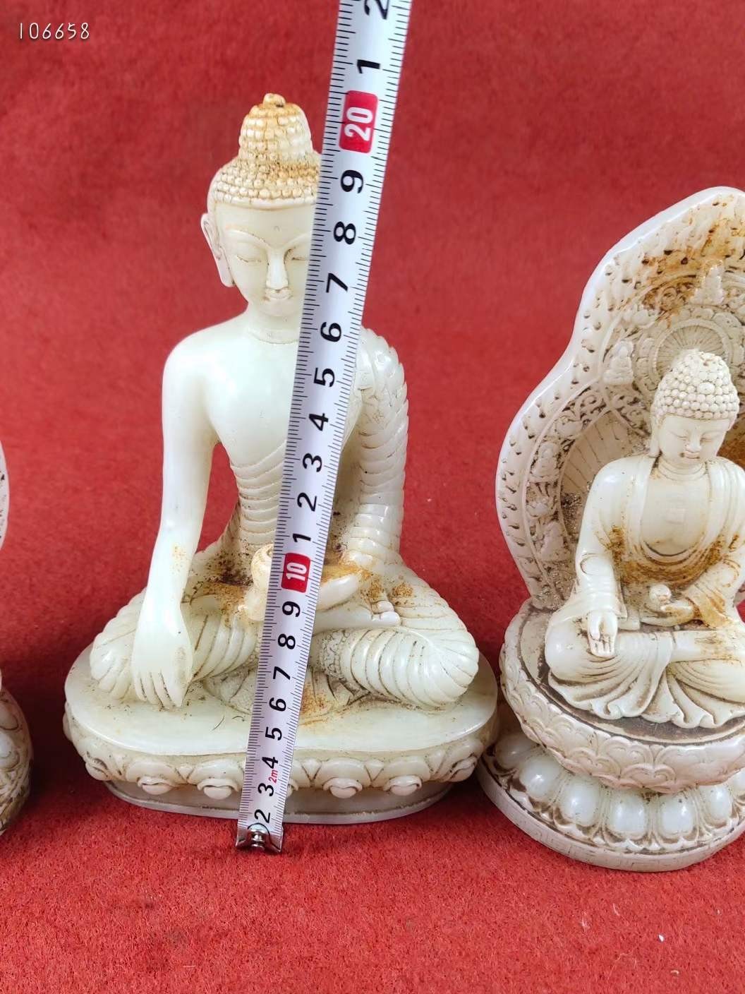 和田玉雕，精美玉佛像3个一套，个个造型独特，沁色自然，品桐如图，非常难得
