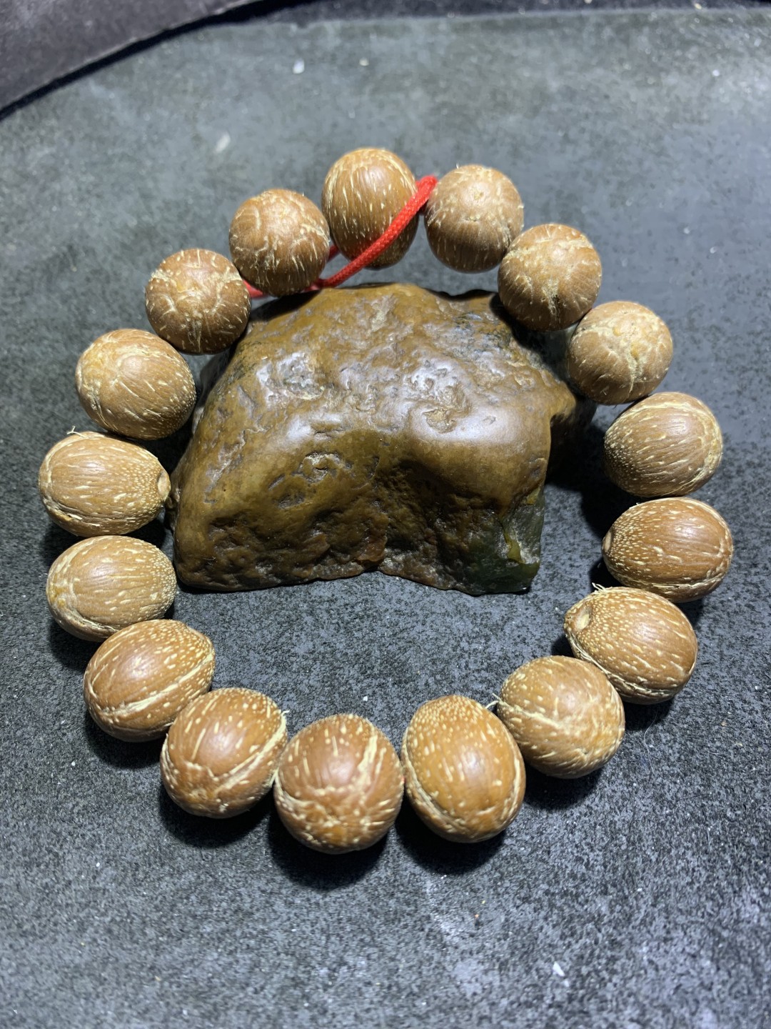 精美印尼老树紫金鼠闷墩前鼠后猫菩提手串一条！