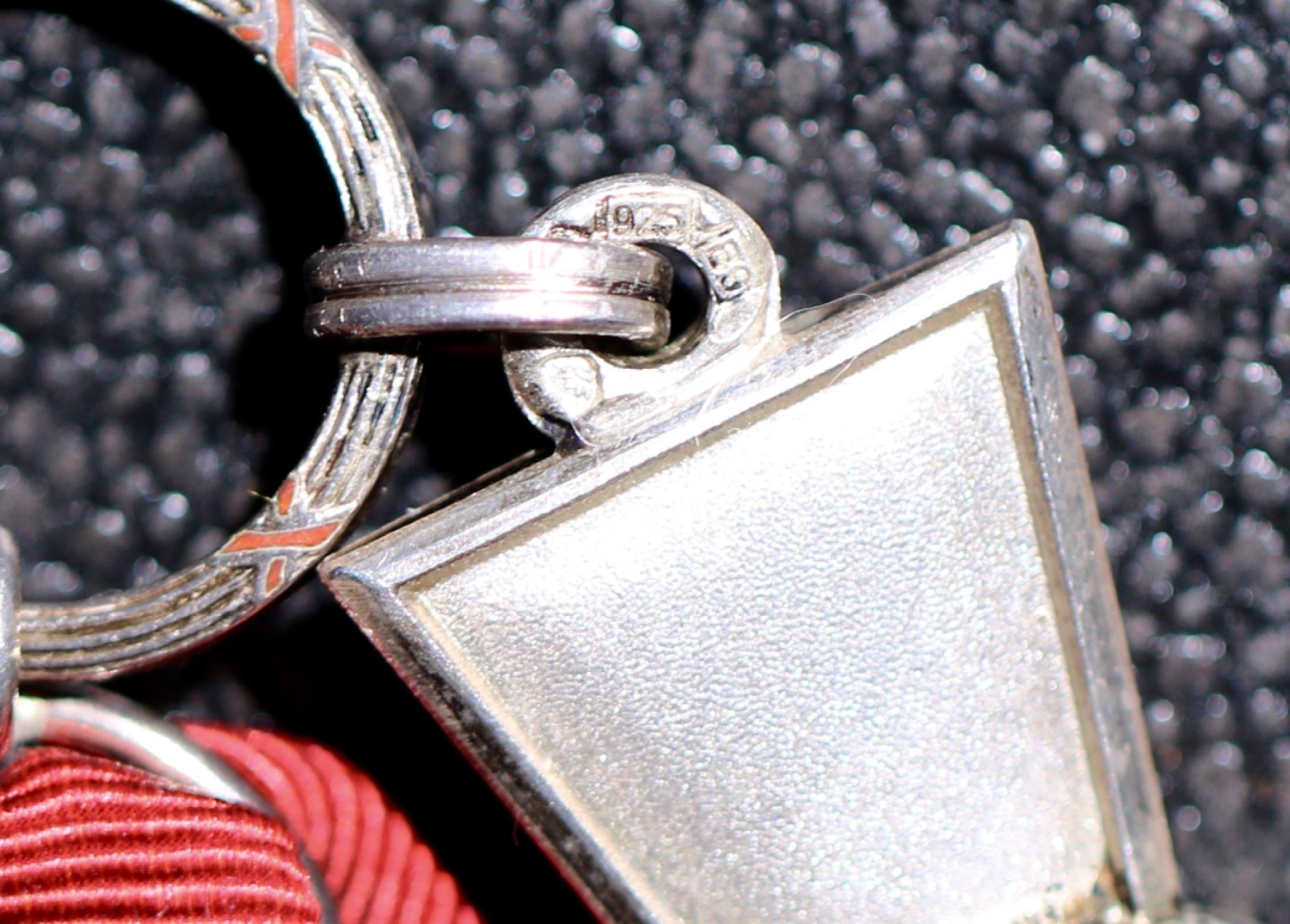 大猫徽章拍卖第206期 芬兰雄狮十字勋章 骑士级 银质带银戳原盒