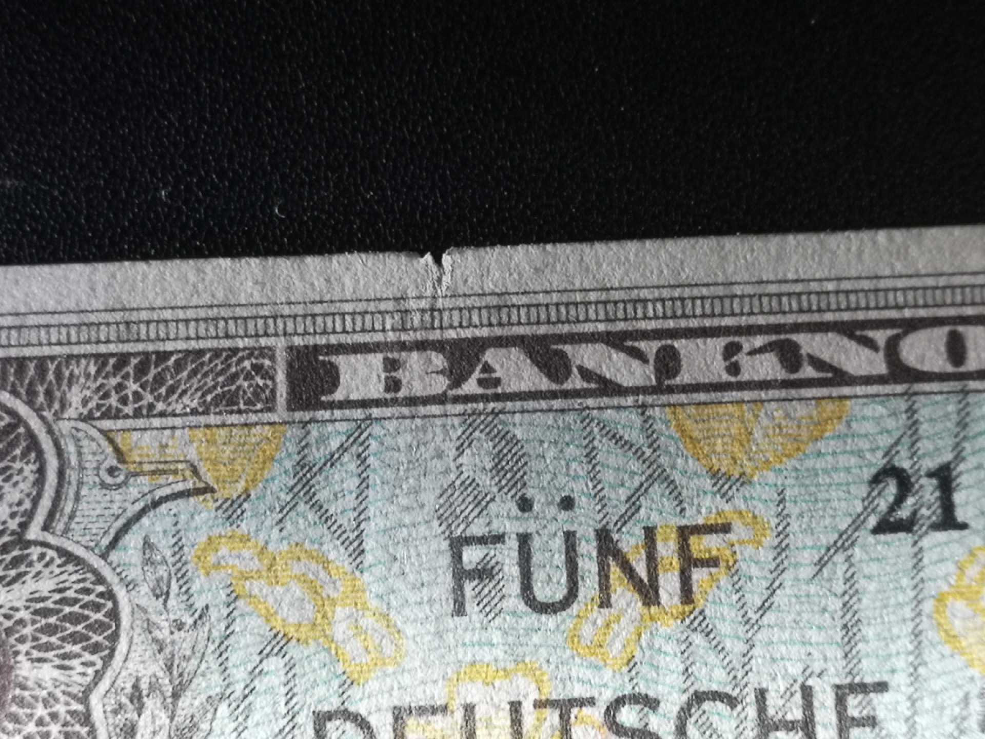 《外钞收藏家》第二百一十五期 1948年德国5马克 AU品相 有裂口