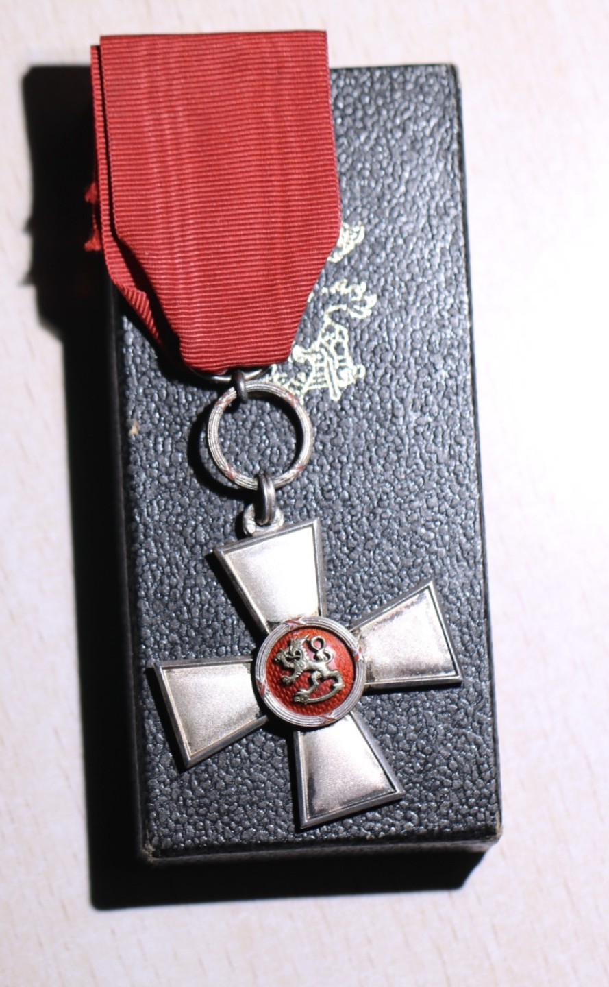 大猫徽章拍卖第206期 芬兰雄狮十字勋章 骑士级 银质带银戳原盒