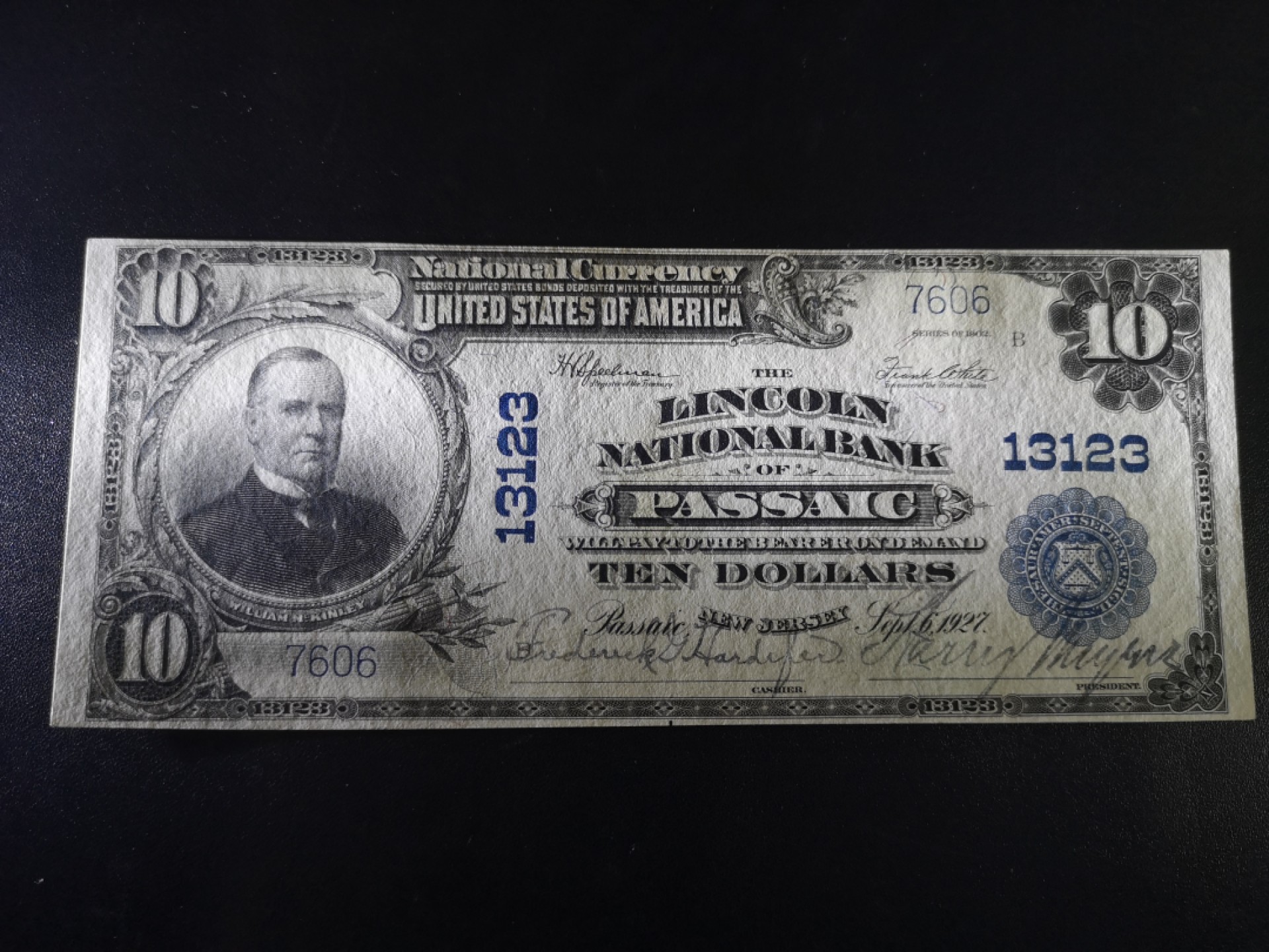 《外钞收藏家》第二百一十二期 1902年美国10美元 老版大票幅 近全新 角如图瑕疵