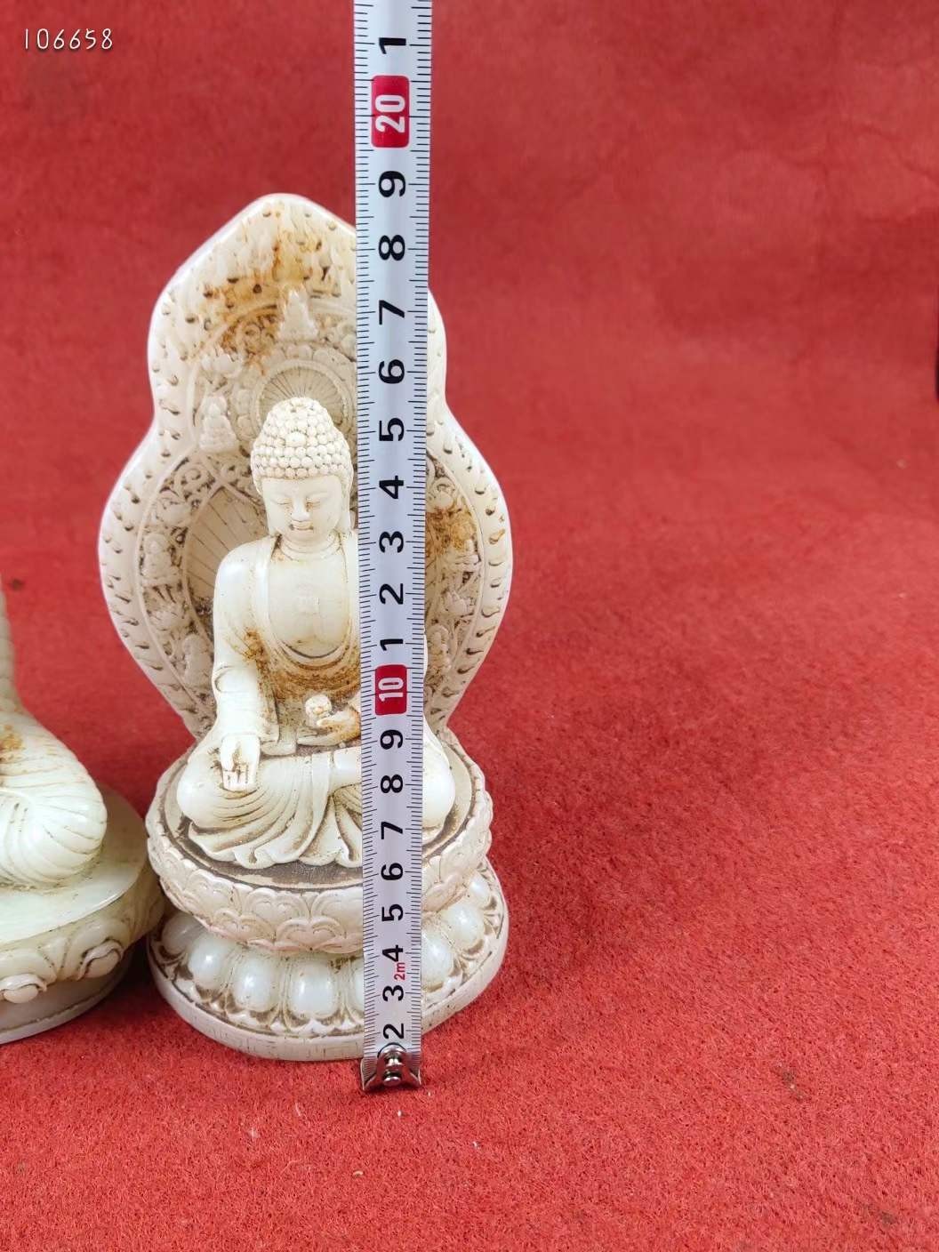 和田玉雕，精美玉佛像3个一套，个个造型独特，沁色自然，品桐如图，非常难得