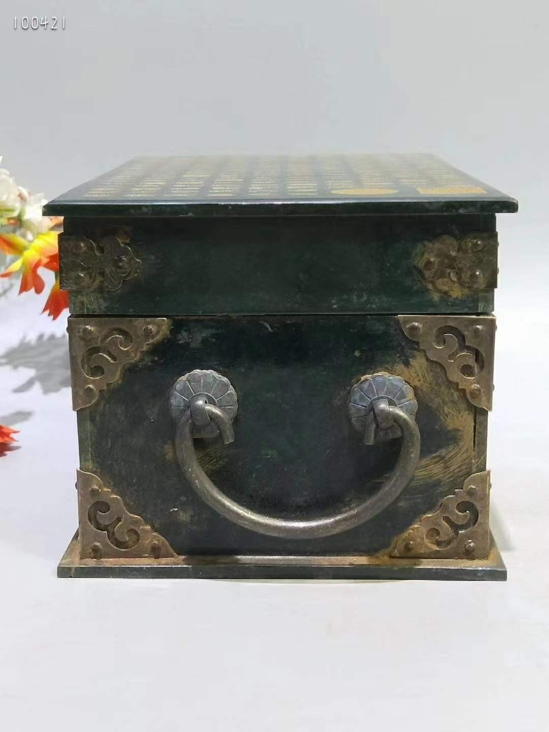 古代碧玉印章盒，工艺精湛，做工精致，品相完好无磕碰。成色如图！