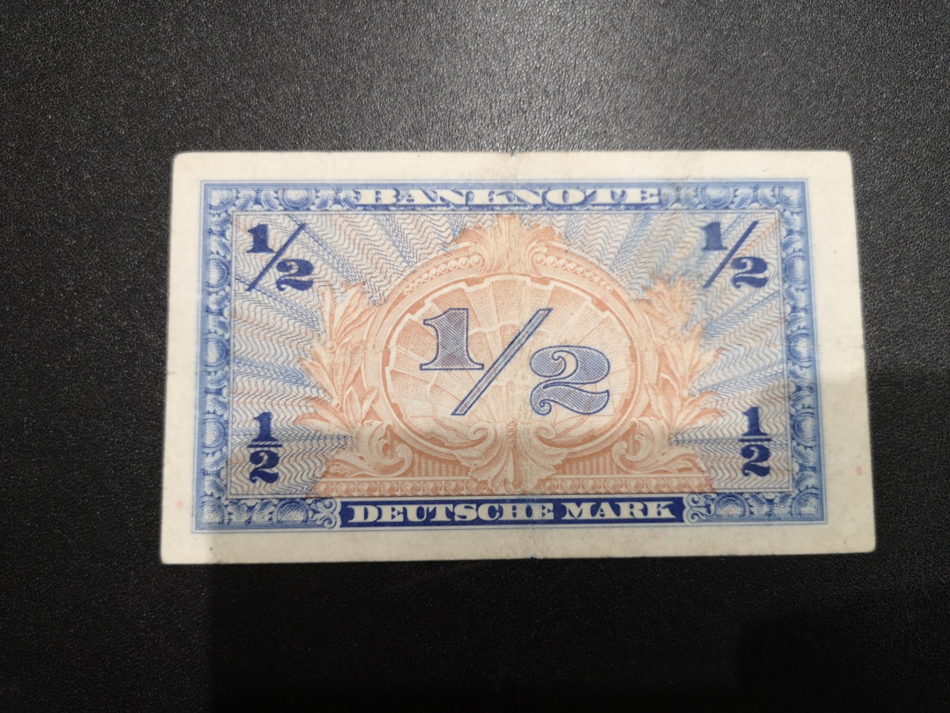 《外钞收藏家》第二百一十五期 1948年德国1/2马克 AU-品相