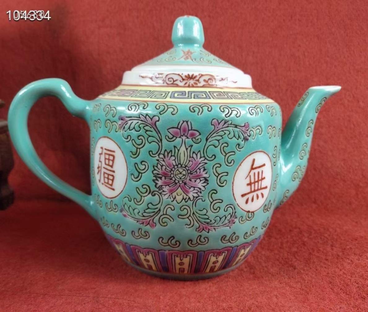 粉彩万寿无疆带寿字茶具三套，器型规整大气，釉色均匀饱满 粉彩万寿无疆带寿字茶具三套，器型规整大气，釉色均匀饱满