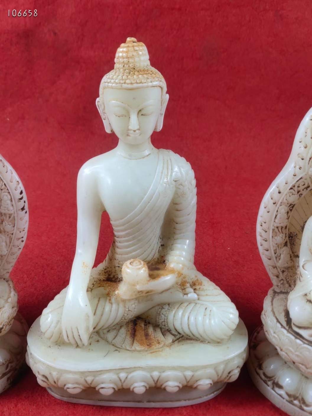 和田玉雕，精美玉佛像3个一套，个个造型独特，沁色自然，品桐如图，非常难得