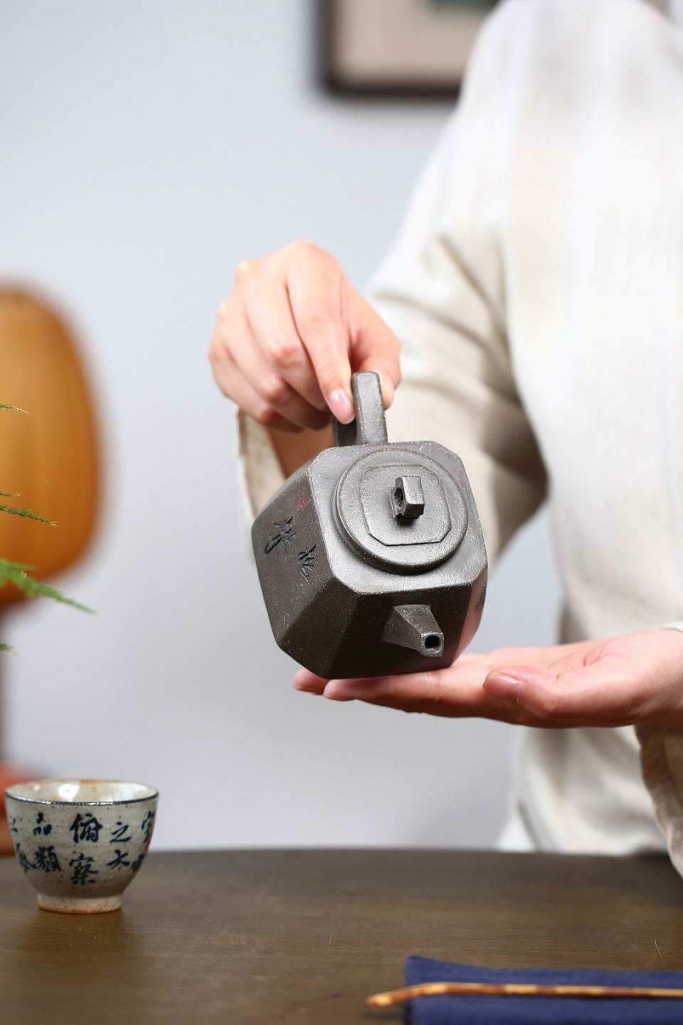 正宗宜兴紫砂壶专拍场 四方抽角金钟
