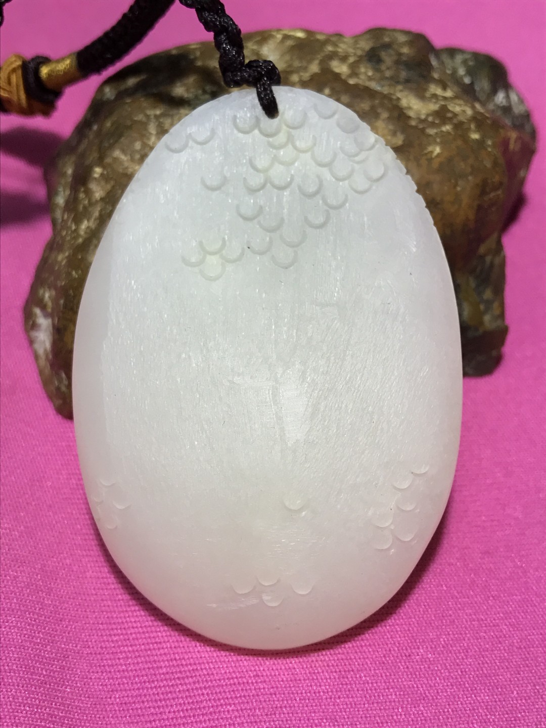 精品高玉化贝化玉雕刻马上封侯大吊坠（把件）一个，