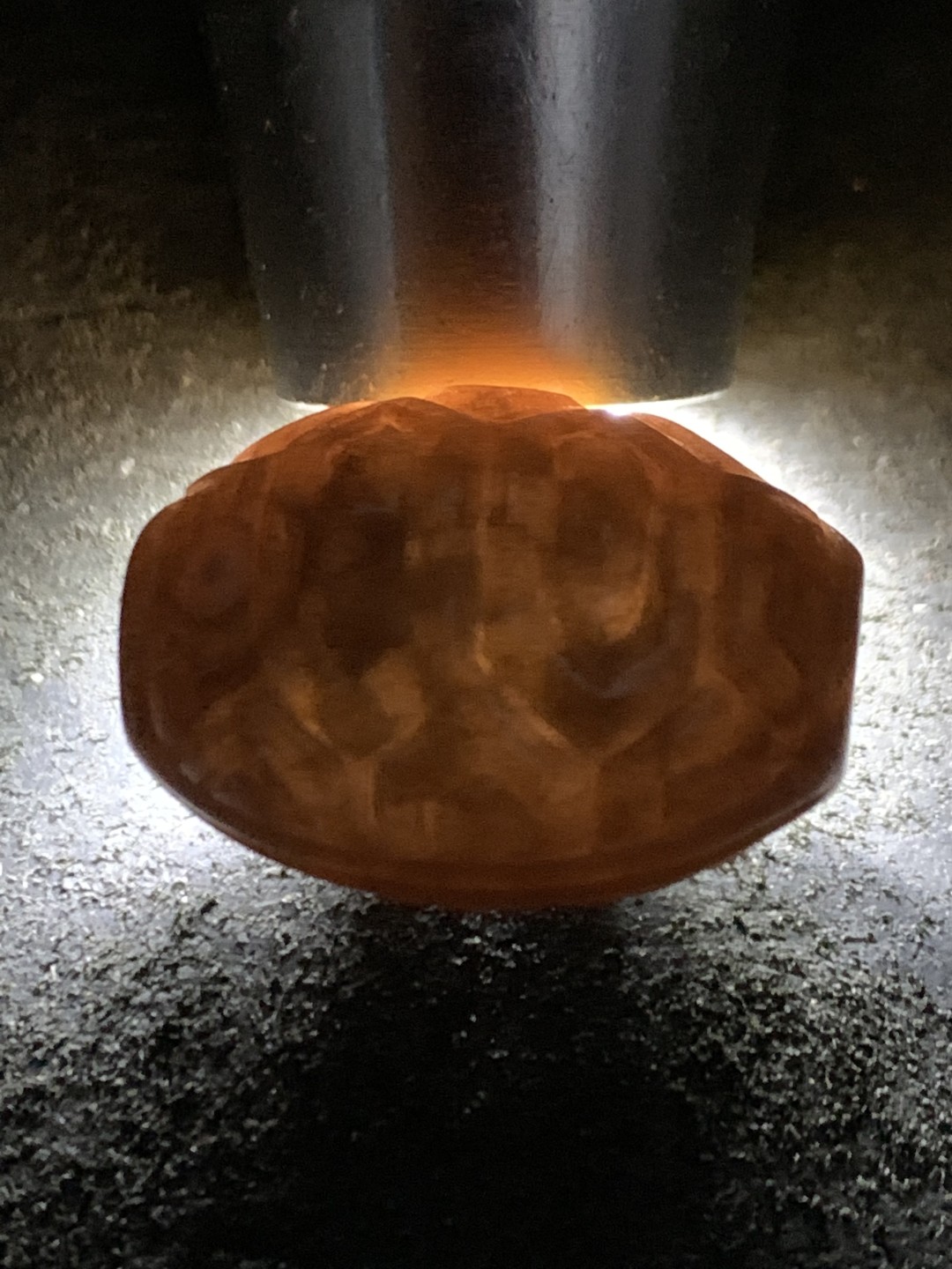 精美金沙战国红玛瑙双面雕刻龟壳桶珠一个，寓意：富甲天下，