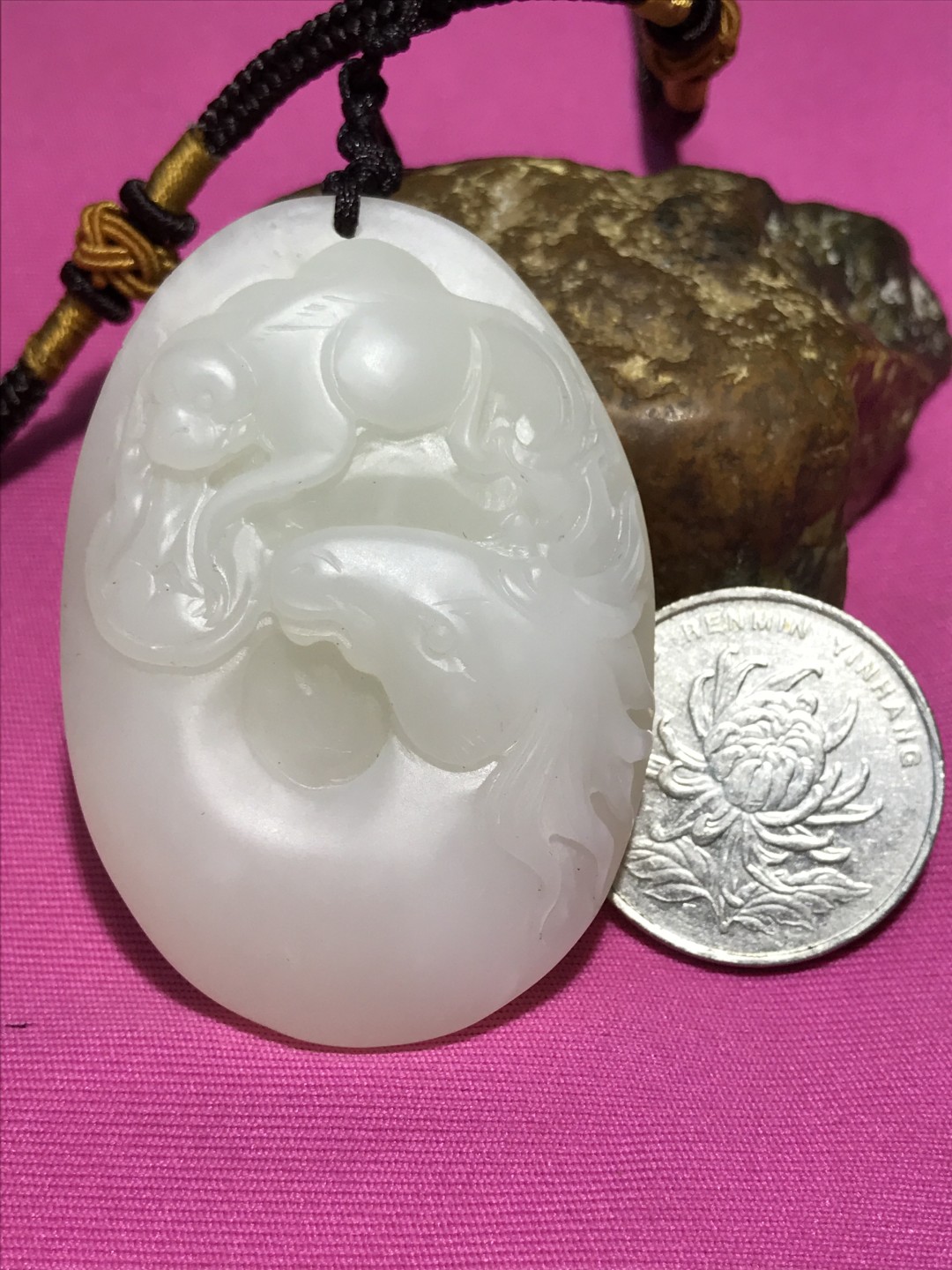 精品高玉化贝化玉雕刻马上封侯大吊坠（把件）一个，