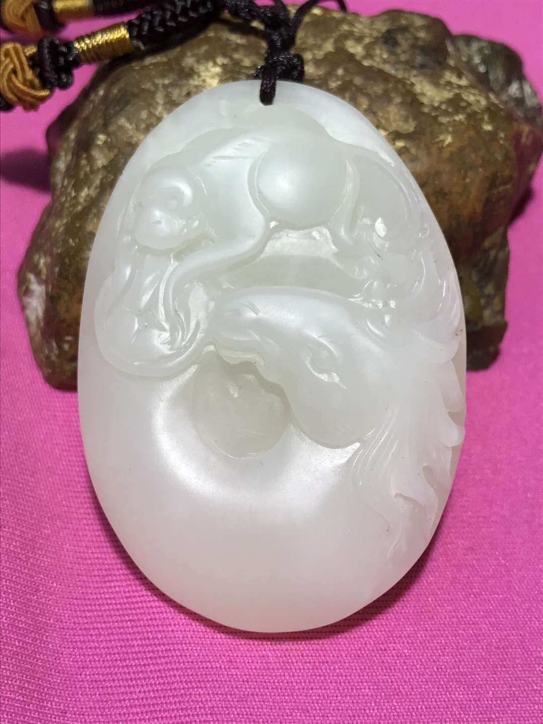 精品高玉化贝化玉雕刻马上封侯大吊坠（把件）一个，