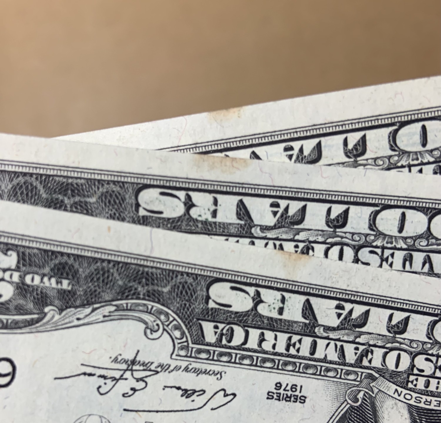 收藏联盟Quantum Auction 第202期拍卖 美国1976年联邦储备券2元三连号 品相UNC-