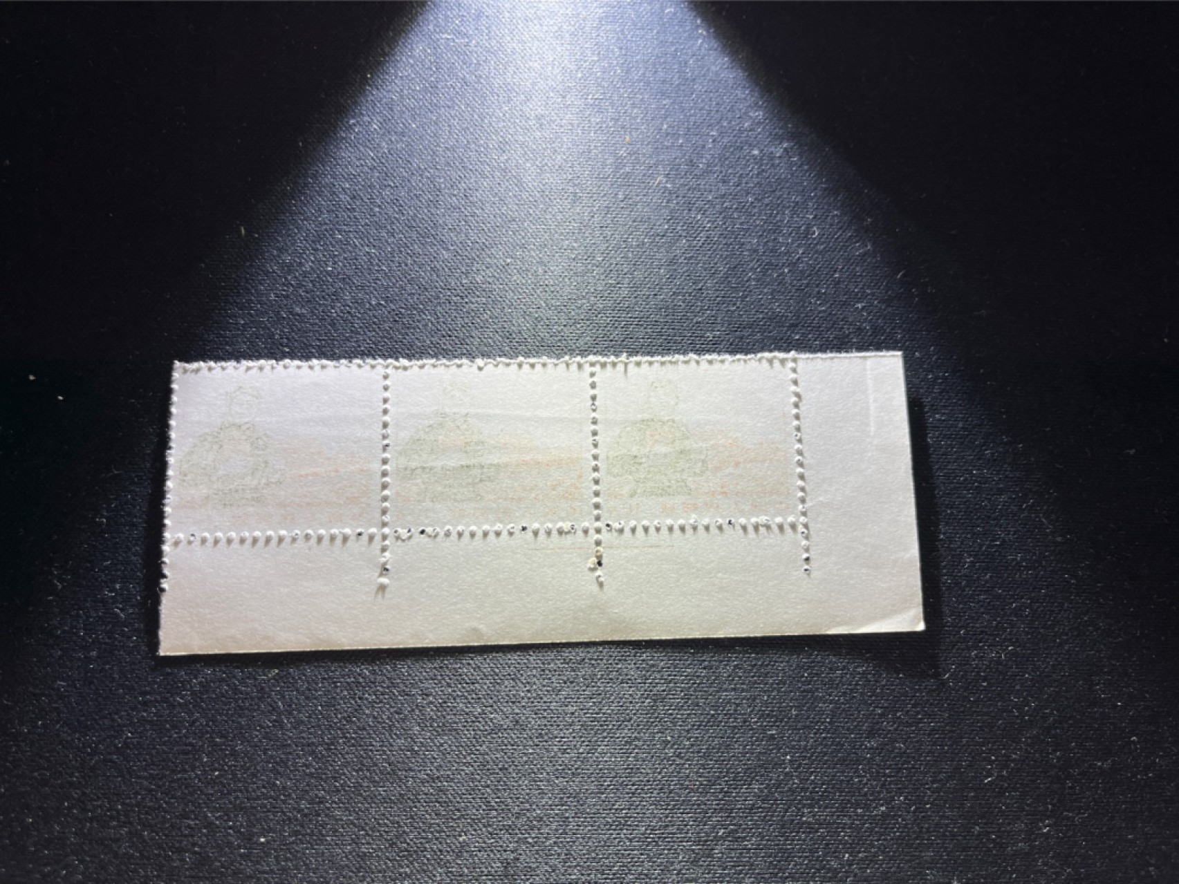 洪涛臻品 精选邮票限时拍卖第六十七期 普无号 解放军直角边3连 压痕上品，别无瑕疵