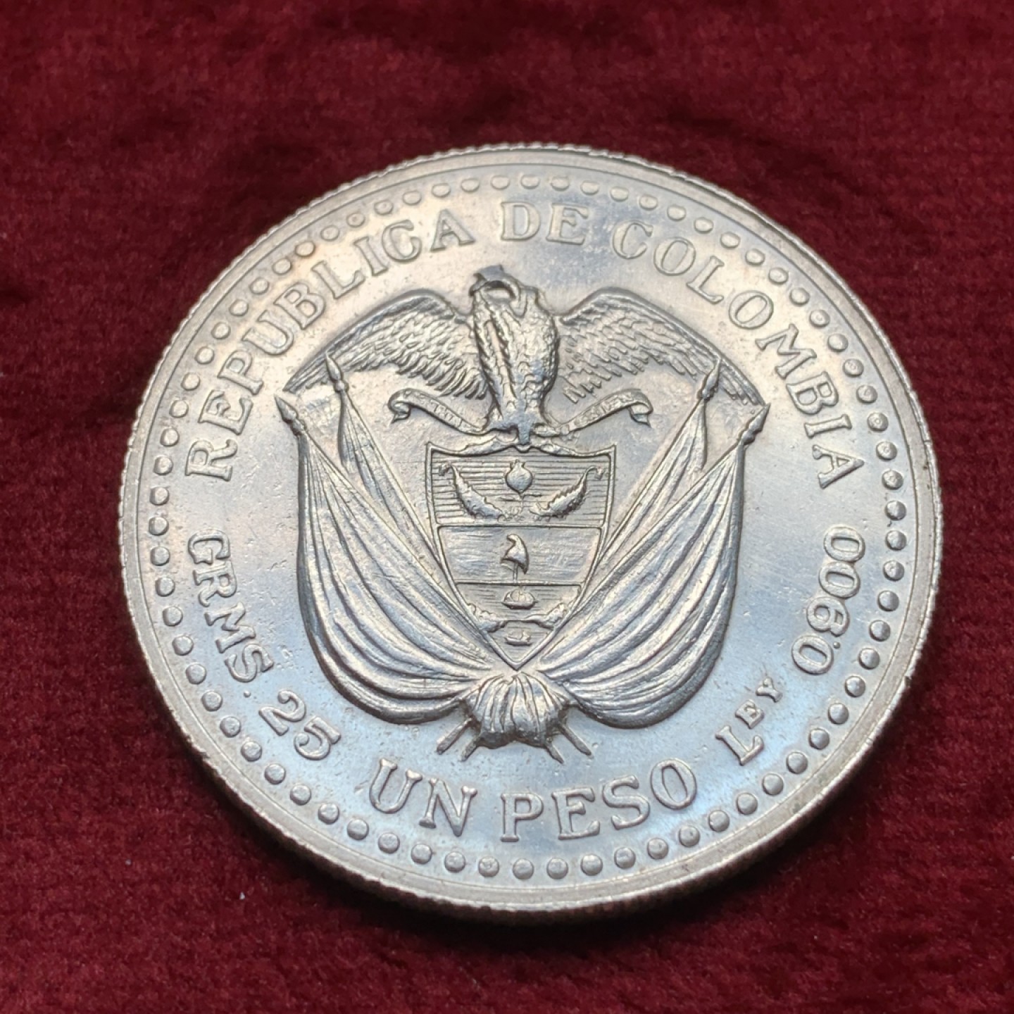 《竞宝斋》第110场-周日，周一 ，周四3场连拍（全场包邮） 哥伦比亚 1956年1比索 大银币 25克 900银