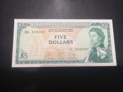 《外钞收藏家》第二百一十三期 - 东加勒比女王钞5刀 全新 一个角不绝