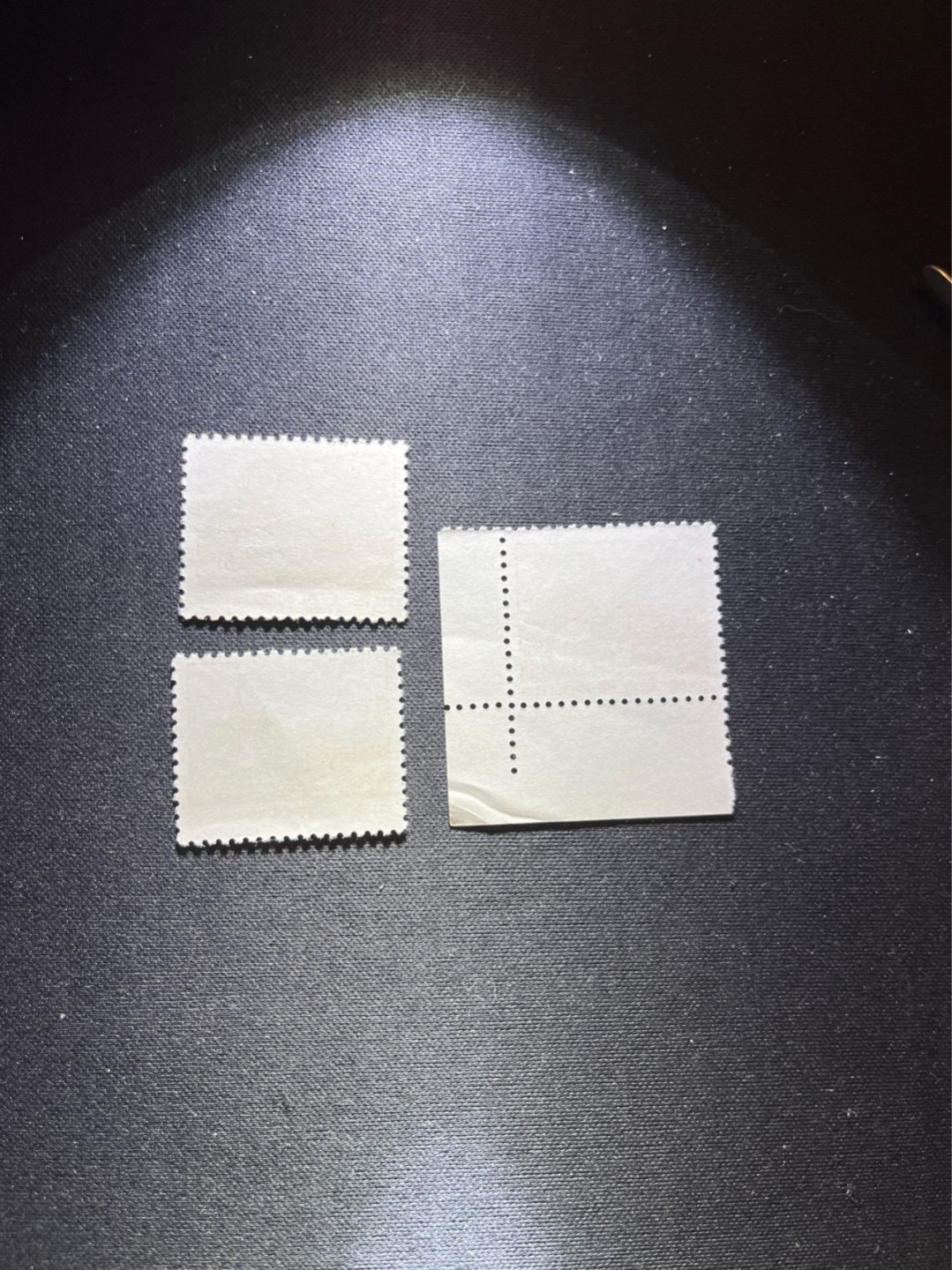 洪涛臻品 精选邮票限时拍卖第六十八期 普无号，解放军 版撕票，小软折，上品3枚
