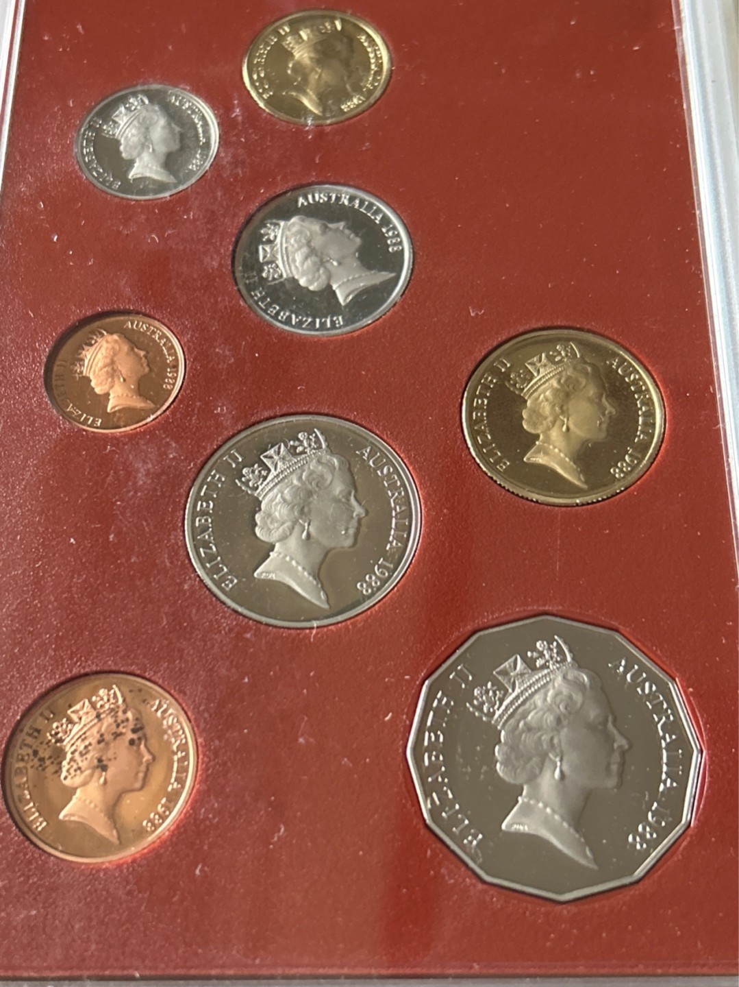 收藏联盟Quantum Auction 第203期拍卖 硬币场 1988年澳大利亚皇家造币厂出品精制币套装 精美皮制装帧 个别币有氧化