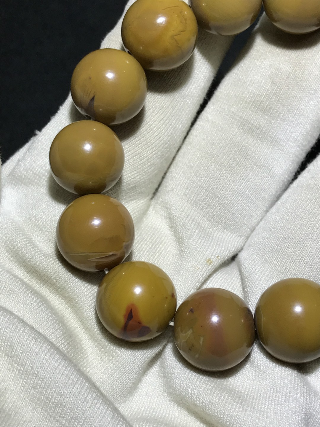 精品同料黄料战国红玛瑙手串一条