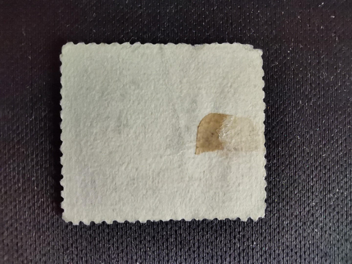 洪涛臻品 精选邮票限时拍卖第六十七期 大清龙票, 山东戳，红2分, 发行过两次, 1898年发行的龙票有太极图水印(又分厚纸与薄纸), 1901-1910发行的龙票无水印, 随手取票未验水印(大多即使有水印也不易肉眼看到,部分薄纸龙票可以肉眼看到水印), 买家可以自行研究捡漏！百年老邮票, 难免有瑕疵, 入手文物级邮票的机会！