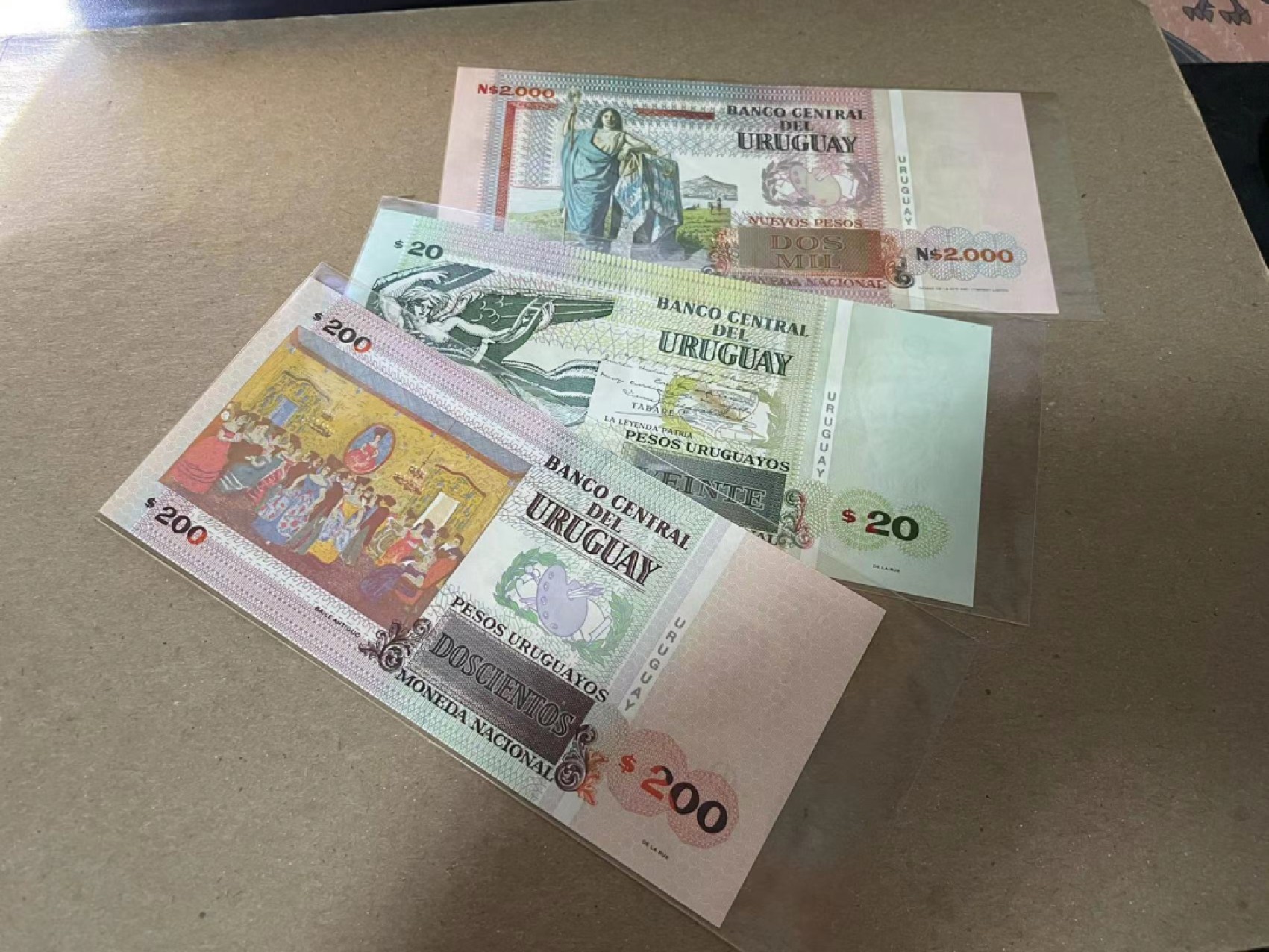 【Blue Auction】✨世界纸币精拍第243期——小双十一专场  【一组7张】乌拉圭、突尼斯、乌克兰纸币一组 全新UNC