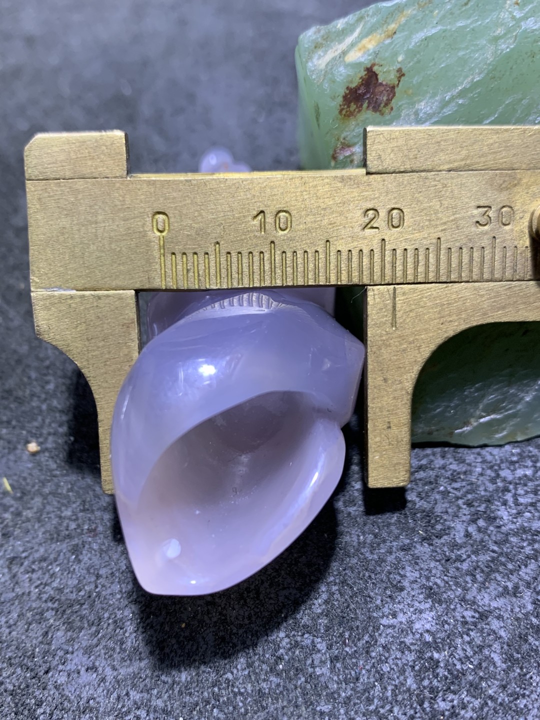 精美高润度冻料飘朱砂蒙料战国红玛瑙雕刻海螺一个！