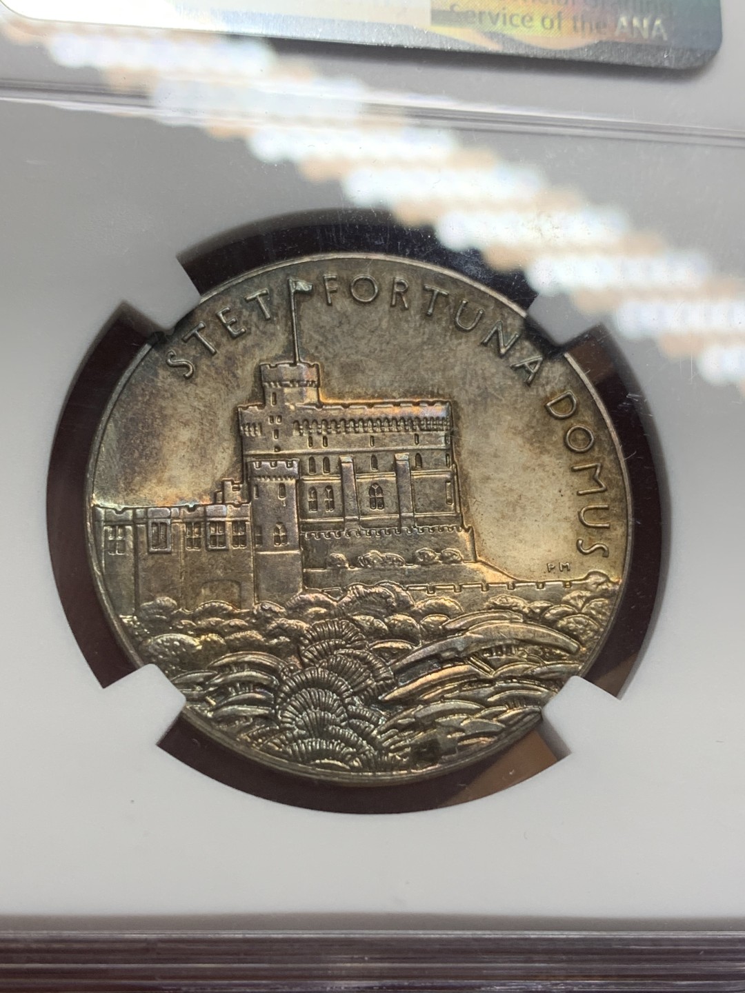 《竞宝斋》第111场-周日，周一 ，2场连拍（全场包邮） NGC MS62 英国1935年乔治五世登基25周年纪念银章原光五彩