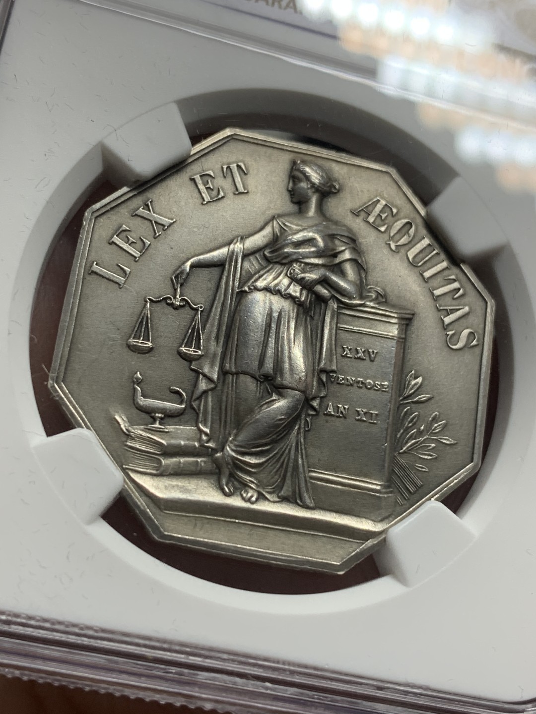 《竞宝斋》第111场-周日，周一 ，2场连拍（全场包邮） NGC MS64 法国 1883年 里尔公证人八角银币代币