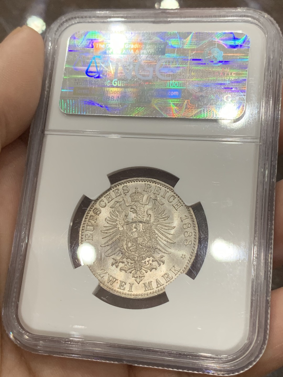 《竞宝斋》第111场-周日，周一 ，2场连拍（全场包邮） 收藏级！NGC-MS64，德国普鲁士1888三皇之年威廉二世短翅2马克银币，德系马克名誉品！丝绸转光，鹰羽细节锐利