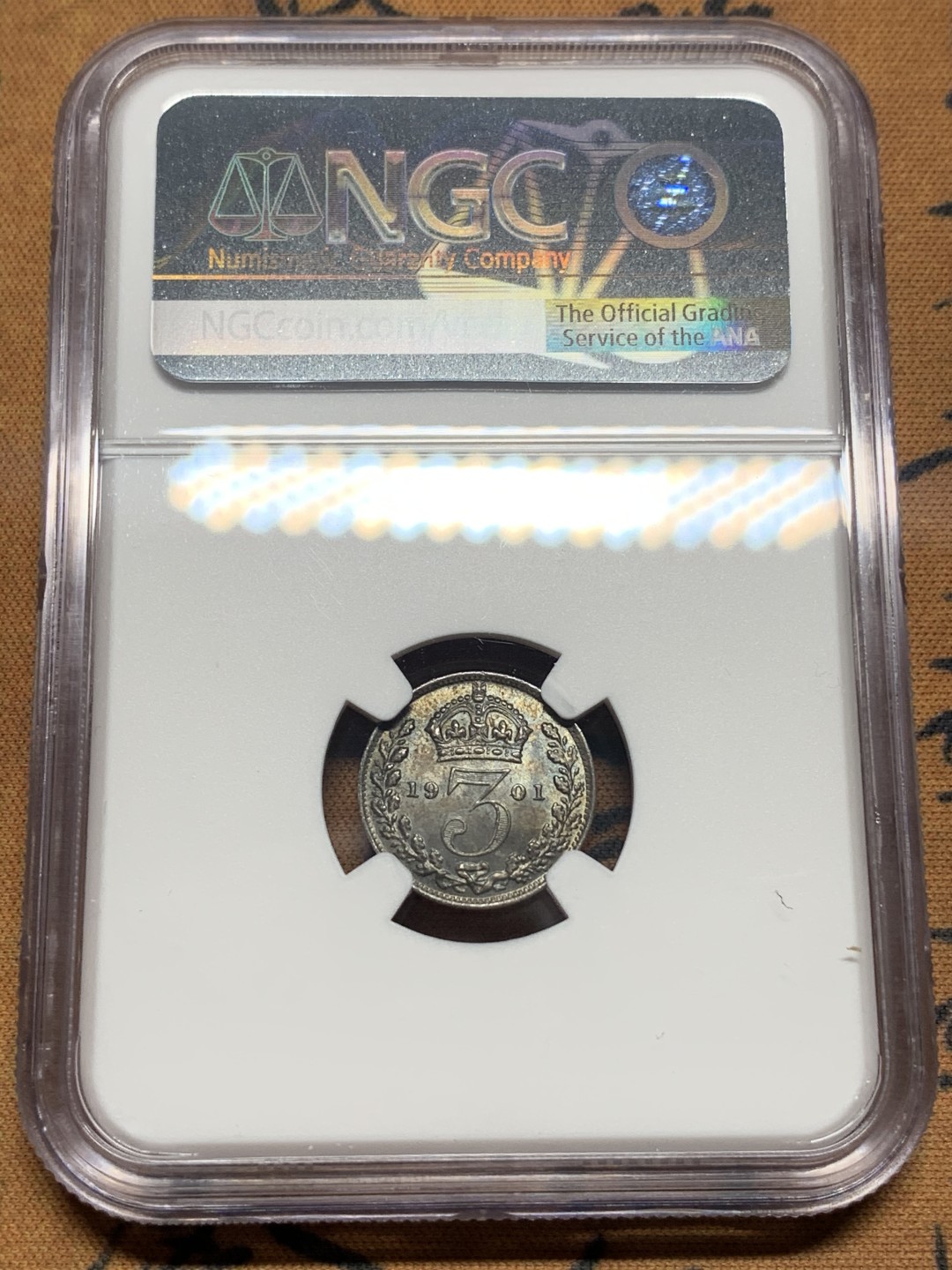 《竞宝斋》第111场-周日，周一 ，2场连拍（全场包邮） NGC MS65 英国 1901年 维多利亚 批纱版 3便士 银币 深五彩包浆 可藏