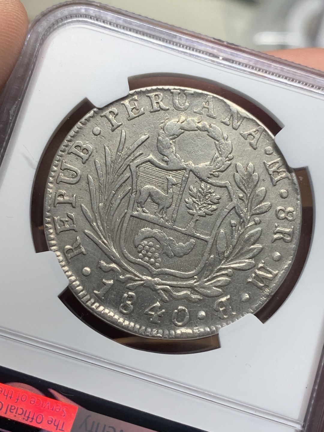 《竞宝斋》第111场-周日，周一 ，2场连拍（全场包邮） NGC-VFD 秘鲁站人女神 1840年 8R大银币 背面打得算好的了 国内不多