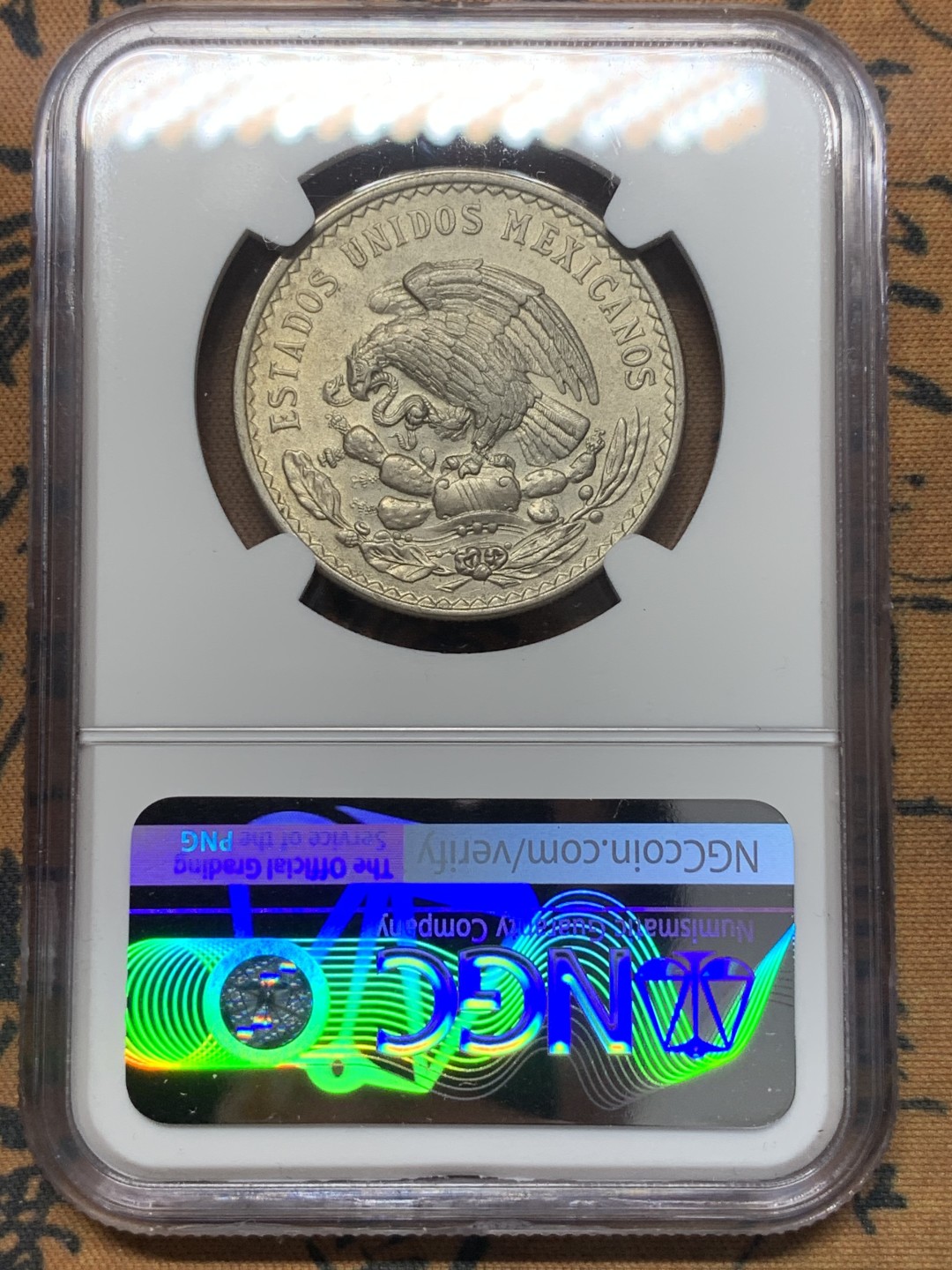 《竞宝斋》第111场-周日，周一 ，2场连拍（全场包邮） NGC-MS62 墨西哥1947年 独立战争领导人何塞头像 1比索银币 少见品种 出分不易