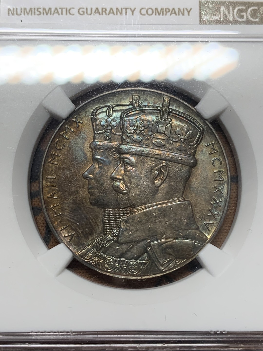 《竞宝斋》第111场-周日，周一 ，2场连拍（全场包邮） NGC MS62 英国1935年乔治五世登基25周年纪念银章原光五彩